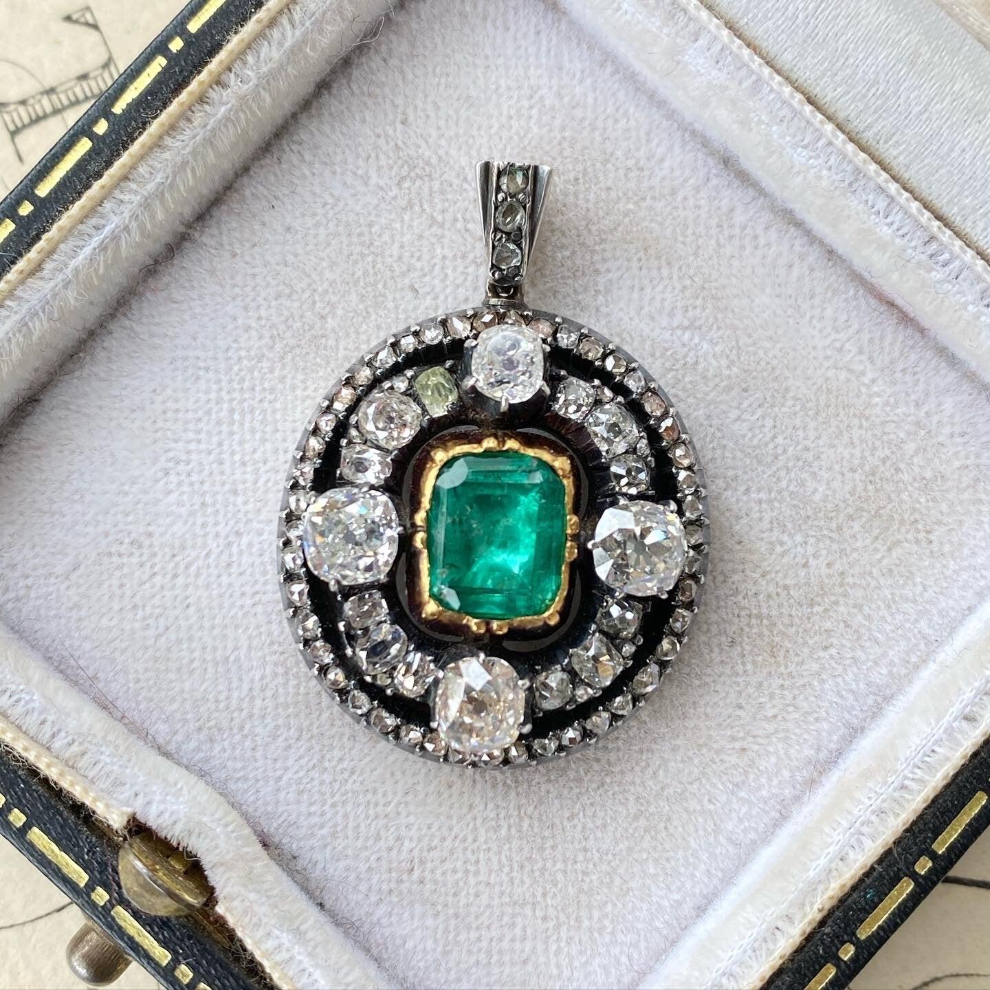 Mid-19th C Emerald and Diamond Pendant In Good Condition For Sale In Hummelstown, PA