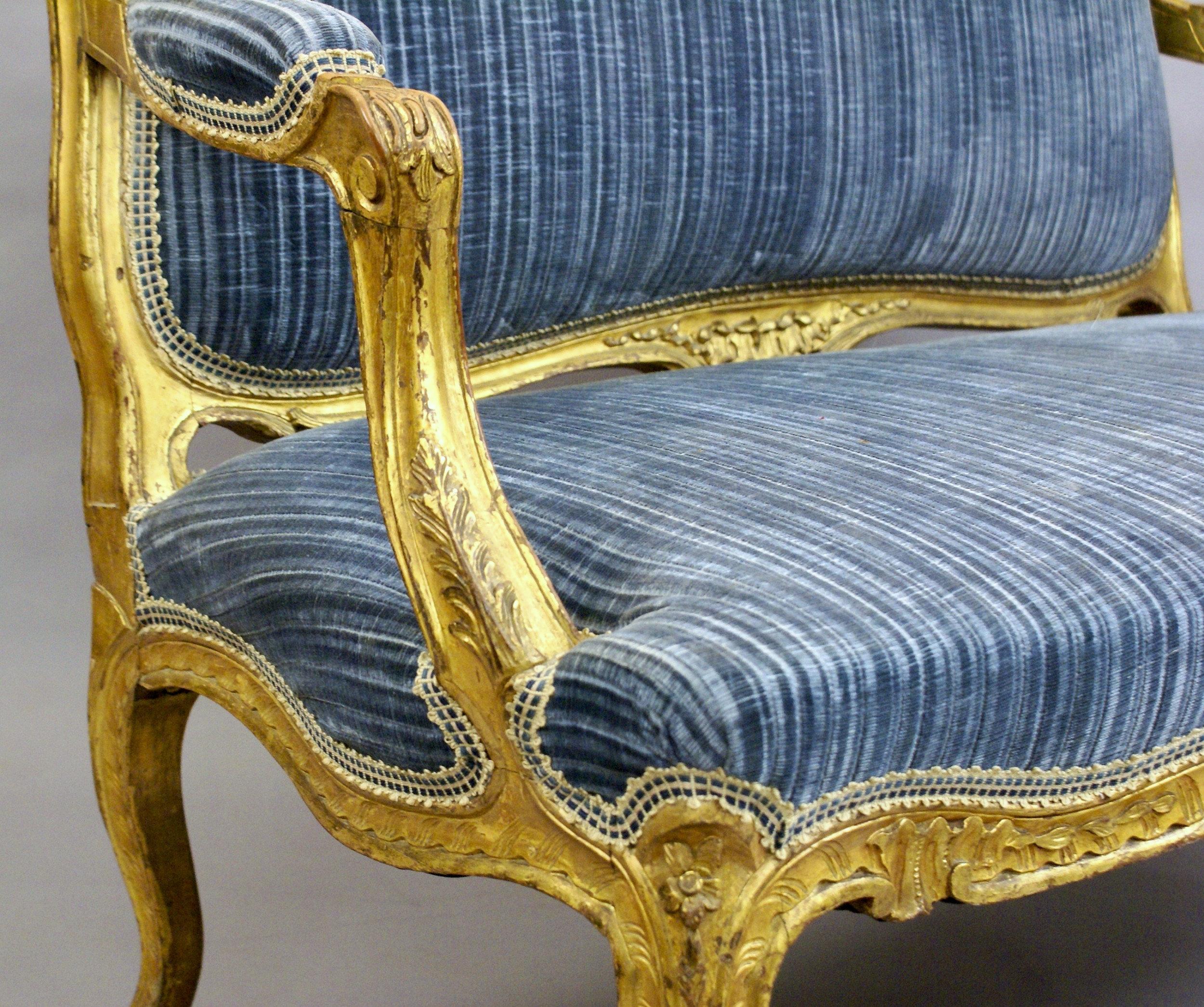 Mid-19th Century French Giltwood Settee In Good Condition For Sale In London, GB