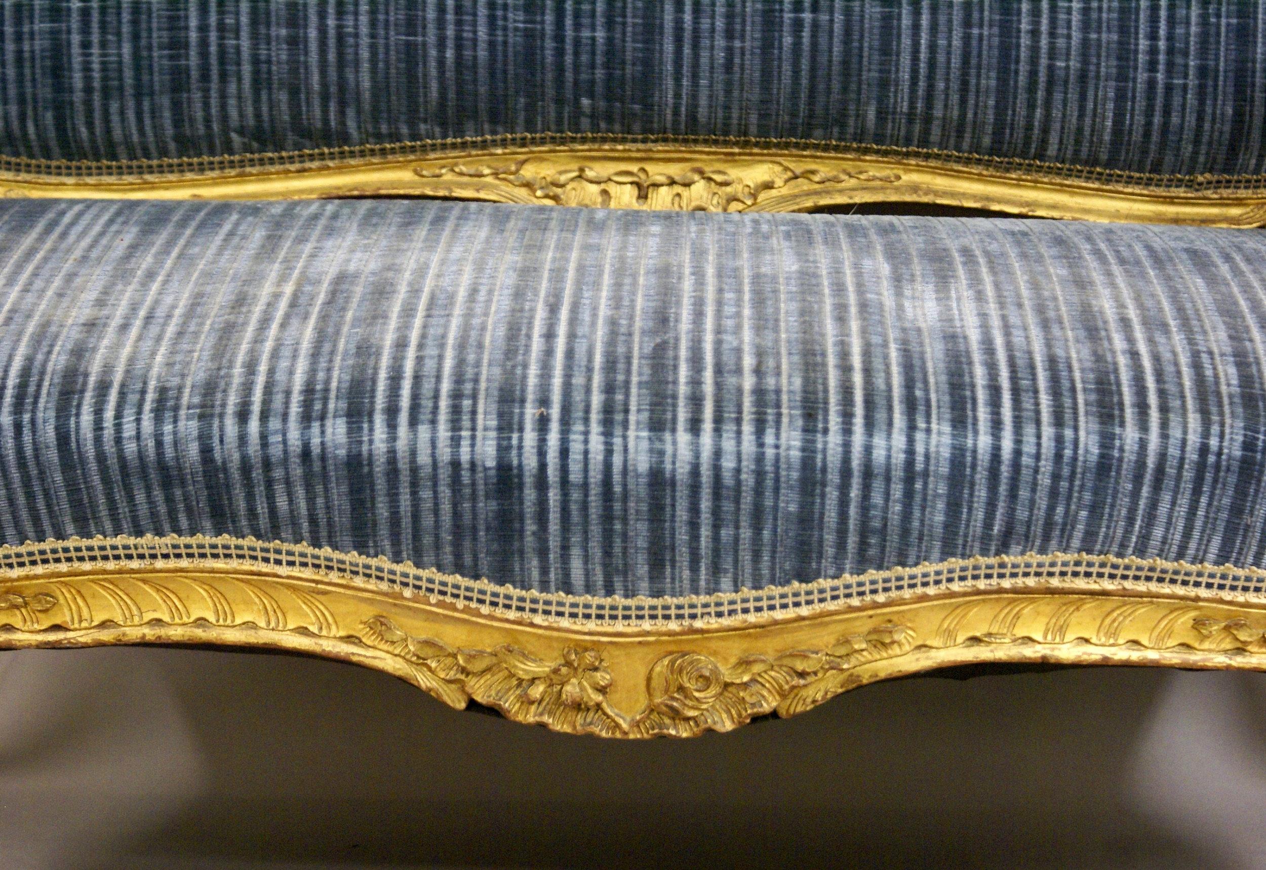 Mid-19th Century French Giltwood Settee For Sale 1