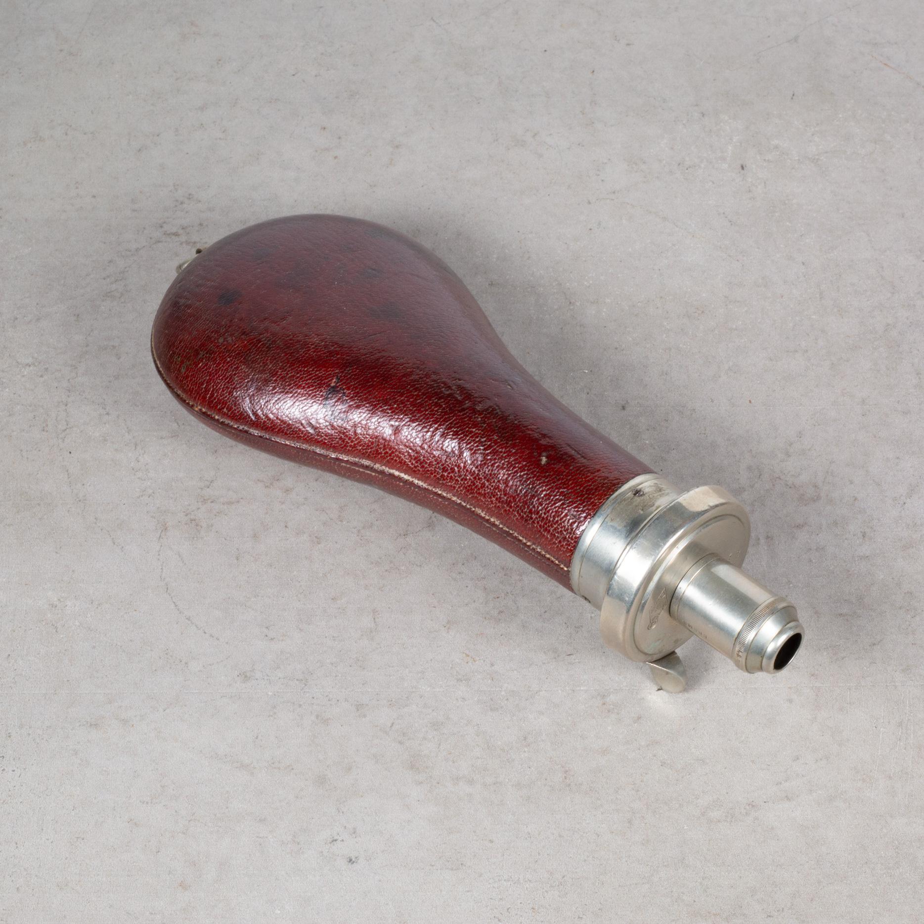 Mid-19th Century French Gun Powder Flask, circa 1856 In Good Condition For Sale In San Francisco, CA