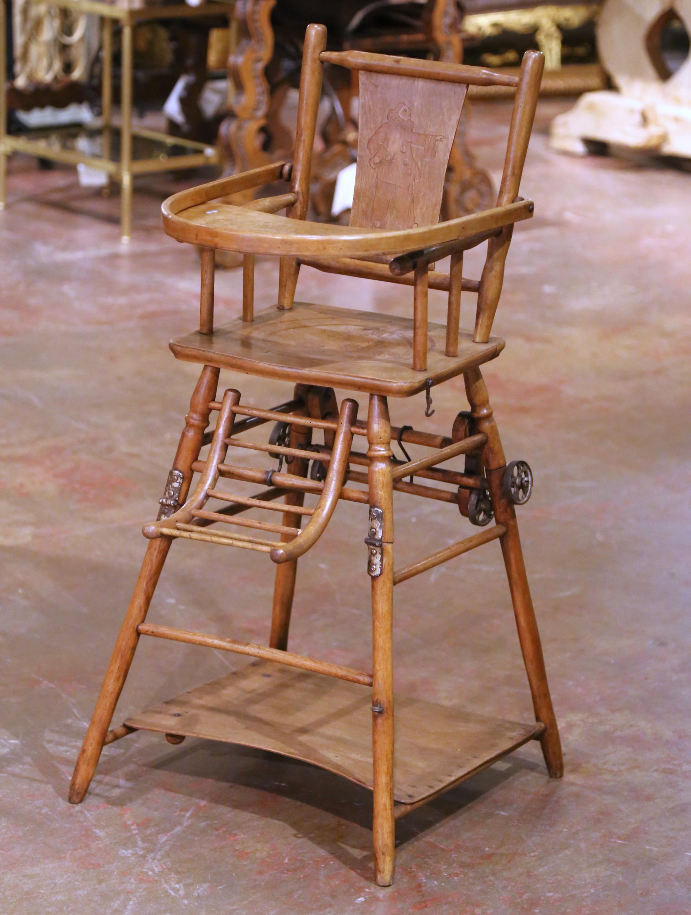 Intagliato a mano Sedia alta metamorfica francese Louis Philippe della metà del XIX secolo con decorazioni incise in vendita