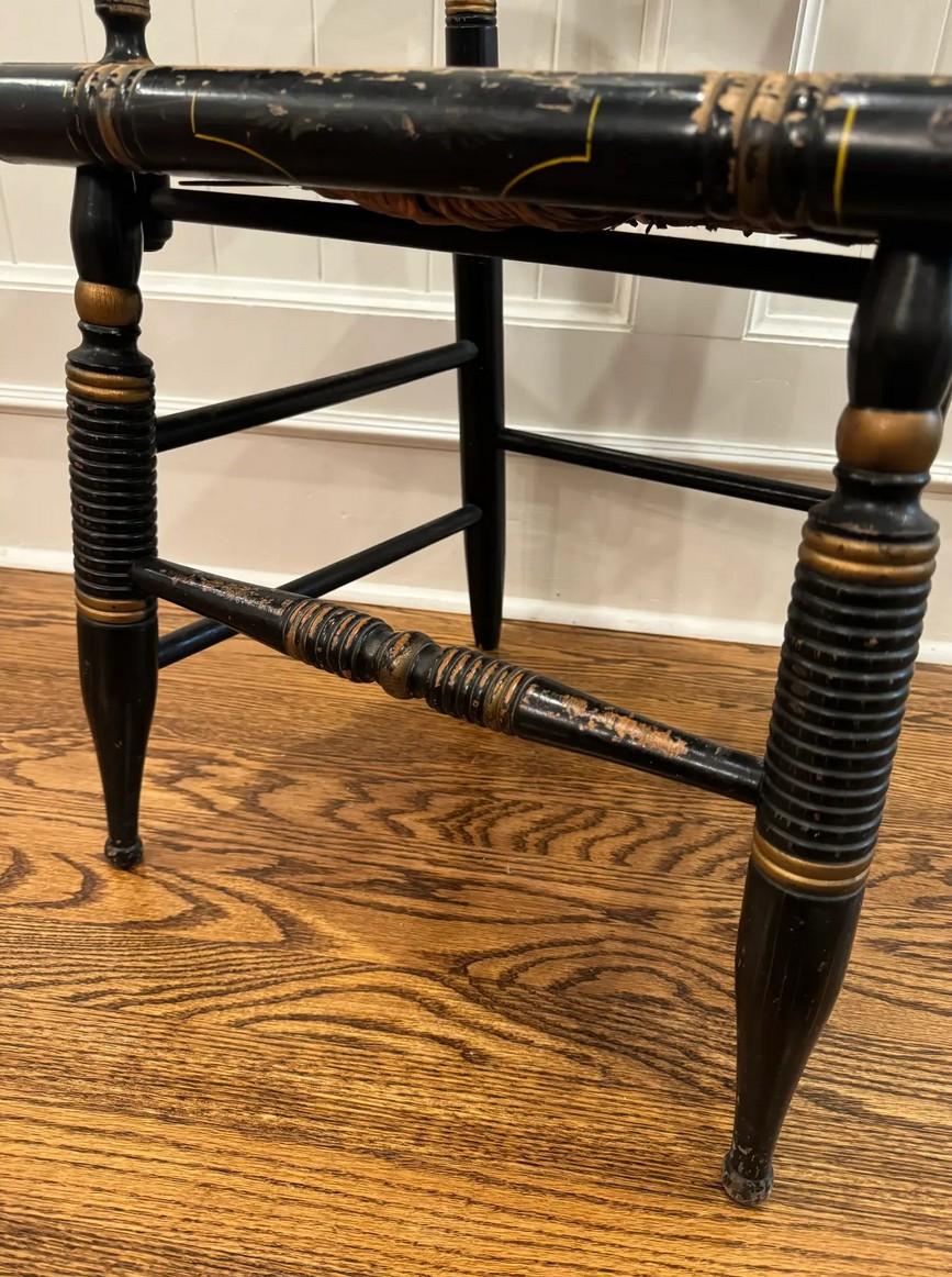 Mid-19th C. Signed Hitchcock Black & Gold-Stenciled Rush Armchair (Fauteuil en jonc noir et or) en vente 2