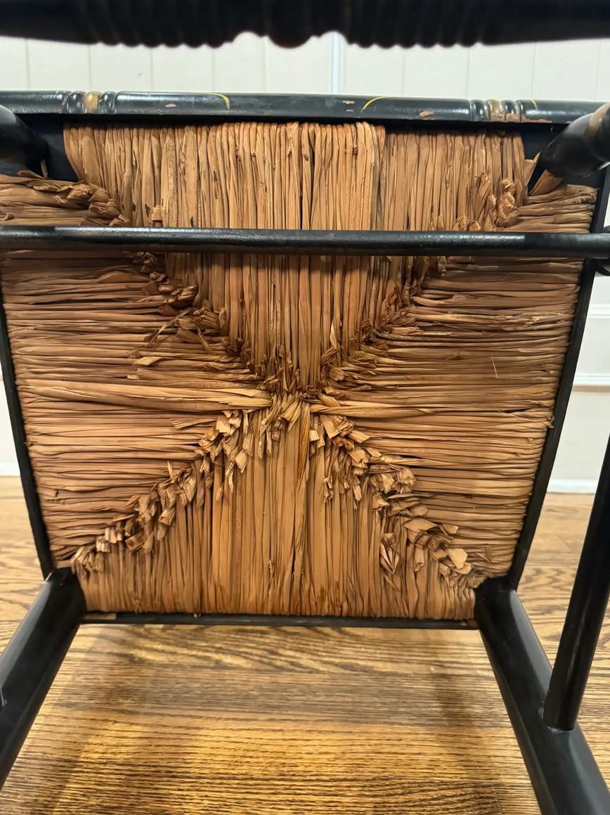 Jonc Mid-19th C. Signed Hitchcock Black & Gold-Stenciled Rush Armchair (Fauteuil en jonc noir et or) en vente