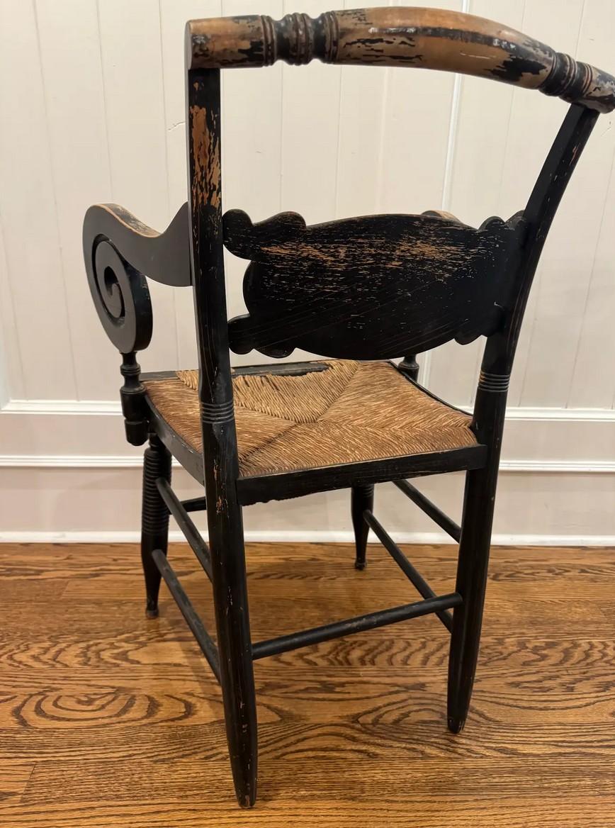 Mid-19th C. Signed Hitchcock Black & Gold-Stenciled Rush Armchair (Fauteuil en jonc noir et or) en vente 1