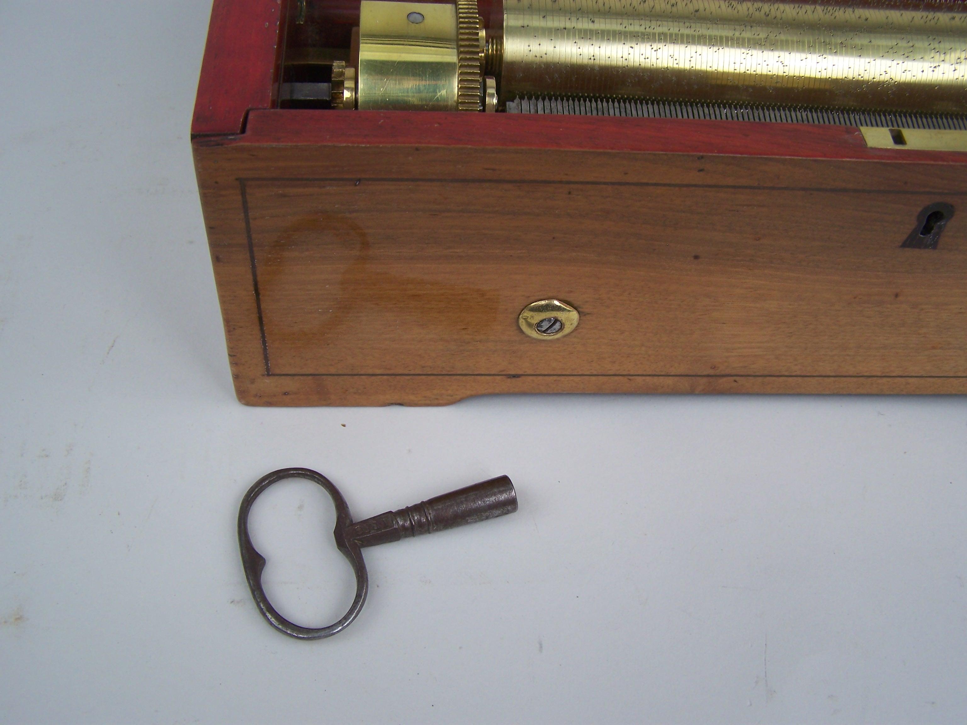 Music Box by Nicole Freres playing 4 Tunes In Excellent Condition For Sale In Zonhoven, BE