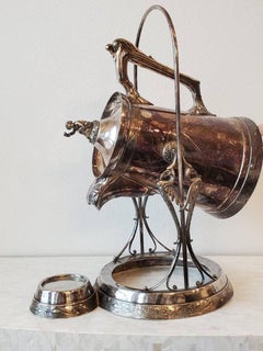 Brocca vittoriana americana della metà del XIX secolo placcata in argento con supporto