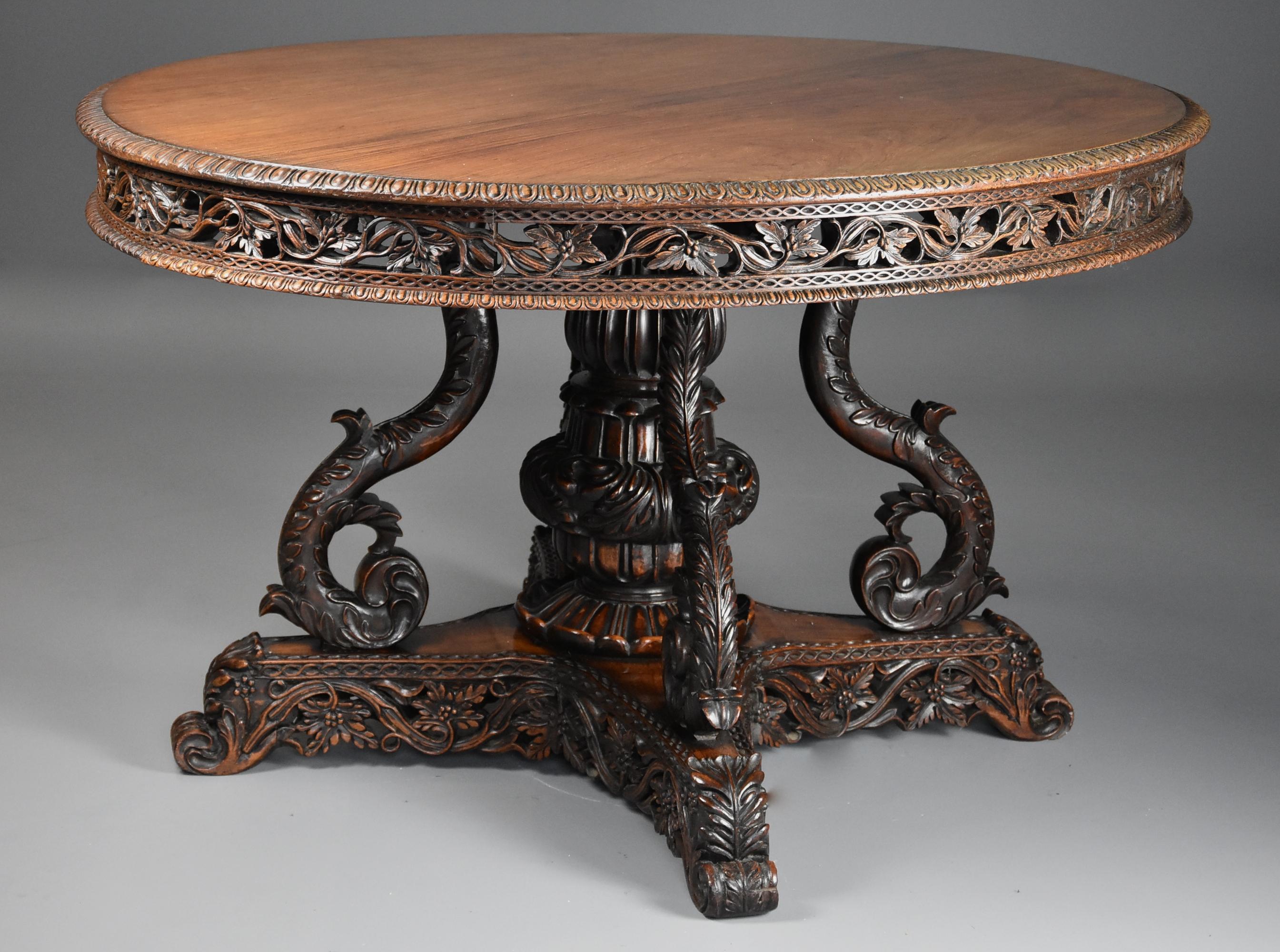 Mid-19th Century Anglo Indian Padouk Oval Centre Table with Superb Faded Patina 1