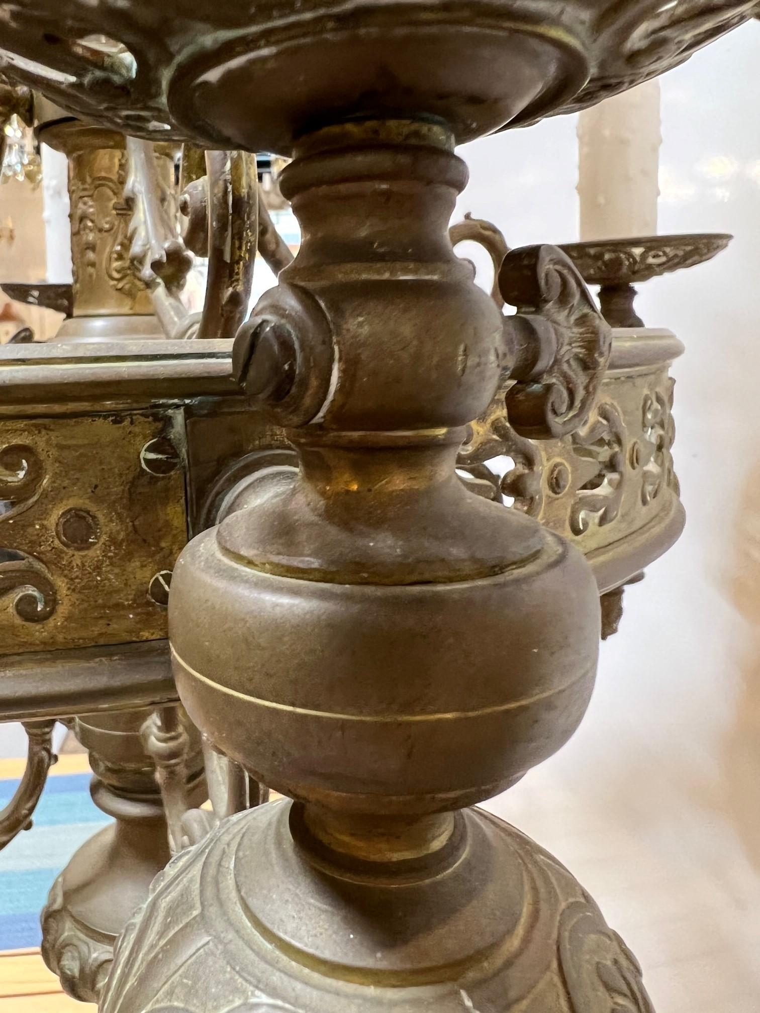 Antiker Bronze-Gas-Kronleuchter mit 4 Armen, Mitte des 19. Jahrhunderts, elektrifiziert im Angebot 6