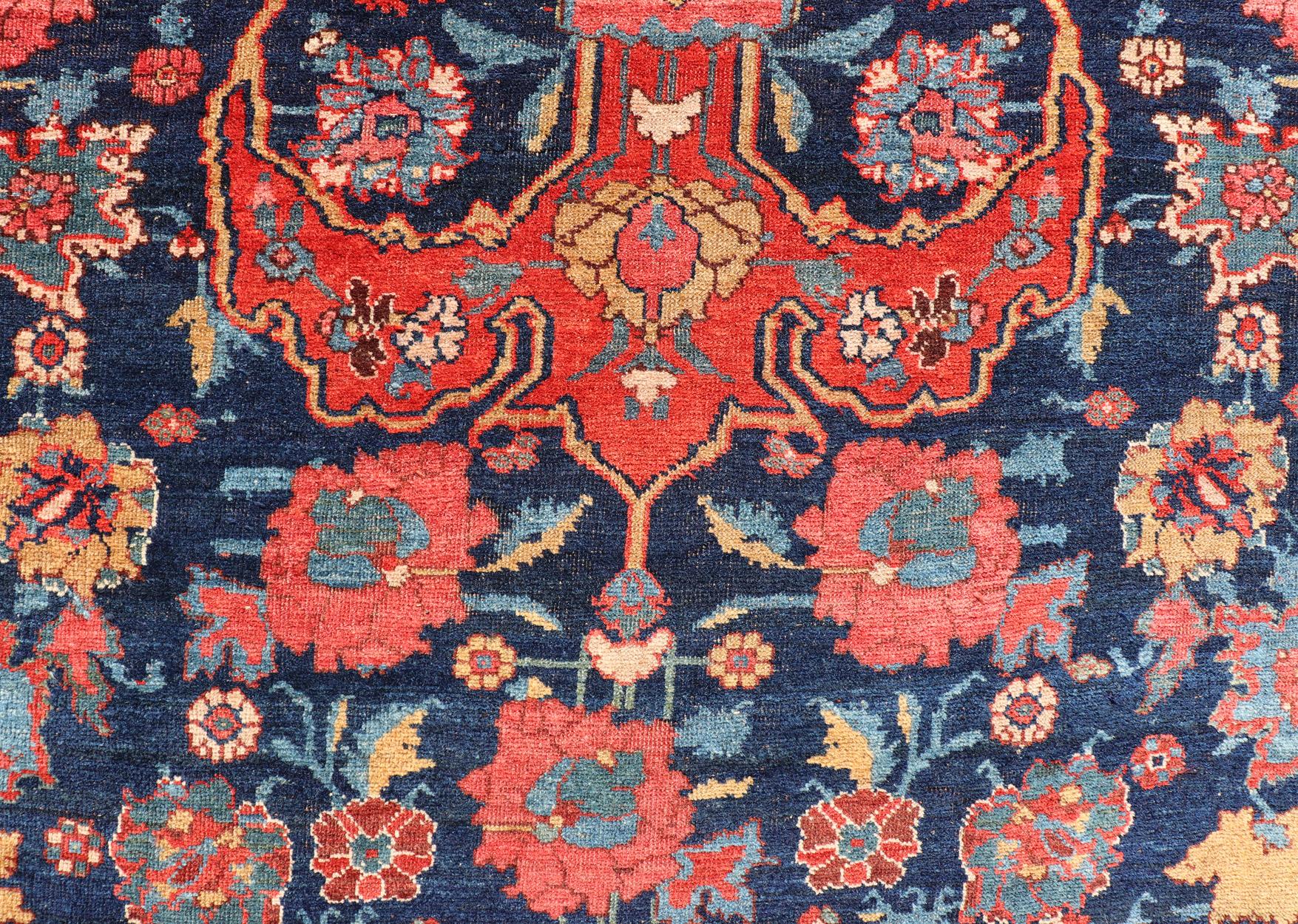 Late 19th Century Antique Persian Bidjar Rug with Central Medallion Navy Field For Sale 9