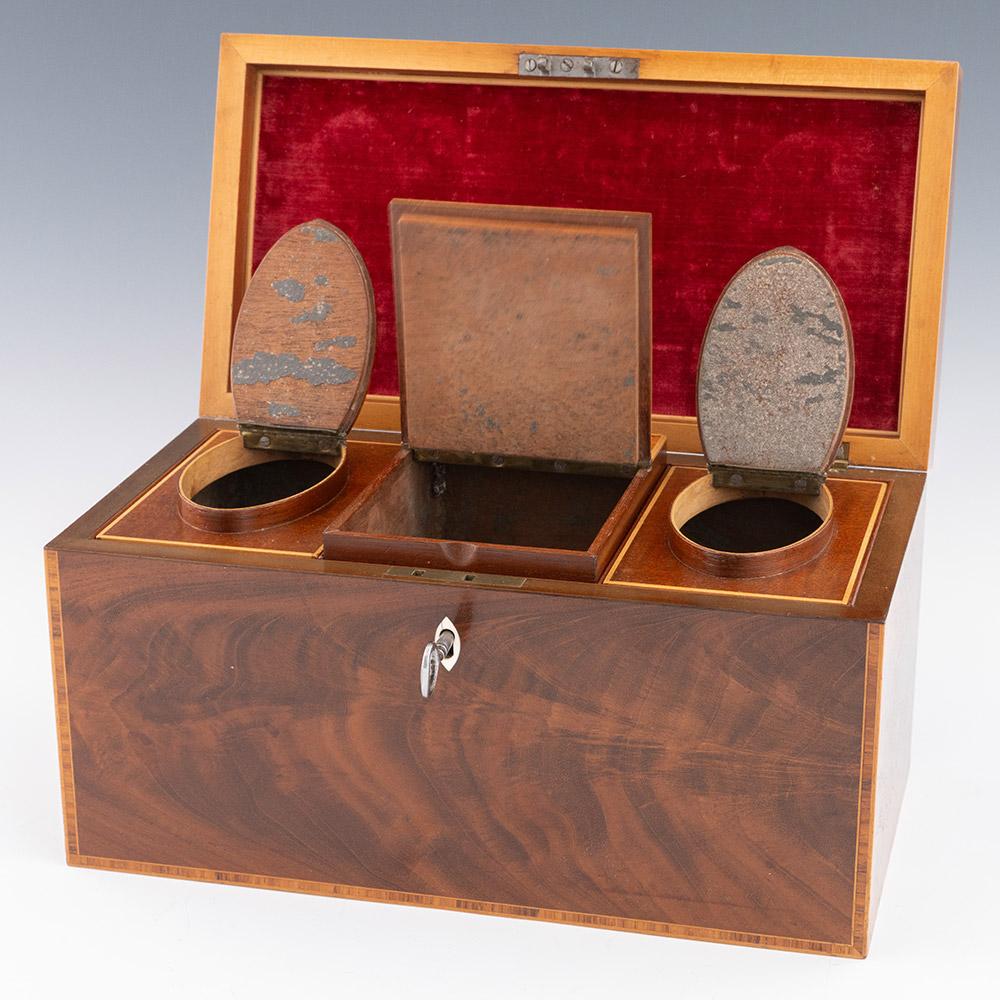 Britannique Caddy à thé ancien en acajou du milieu du 19e siècle, vers 1840 en vente