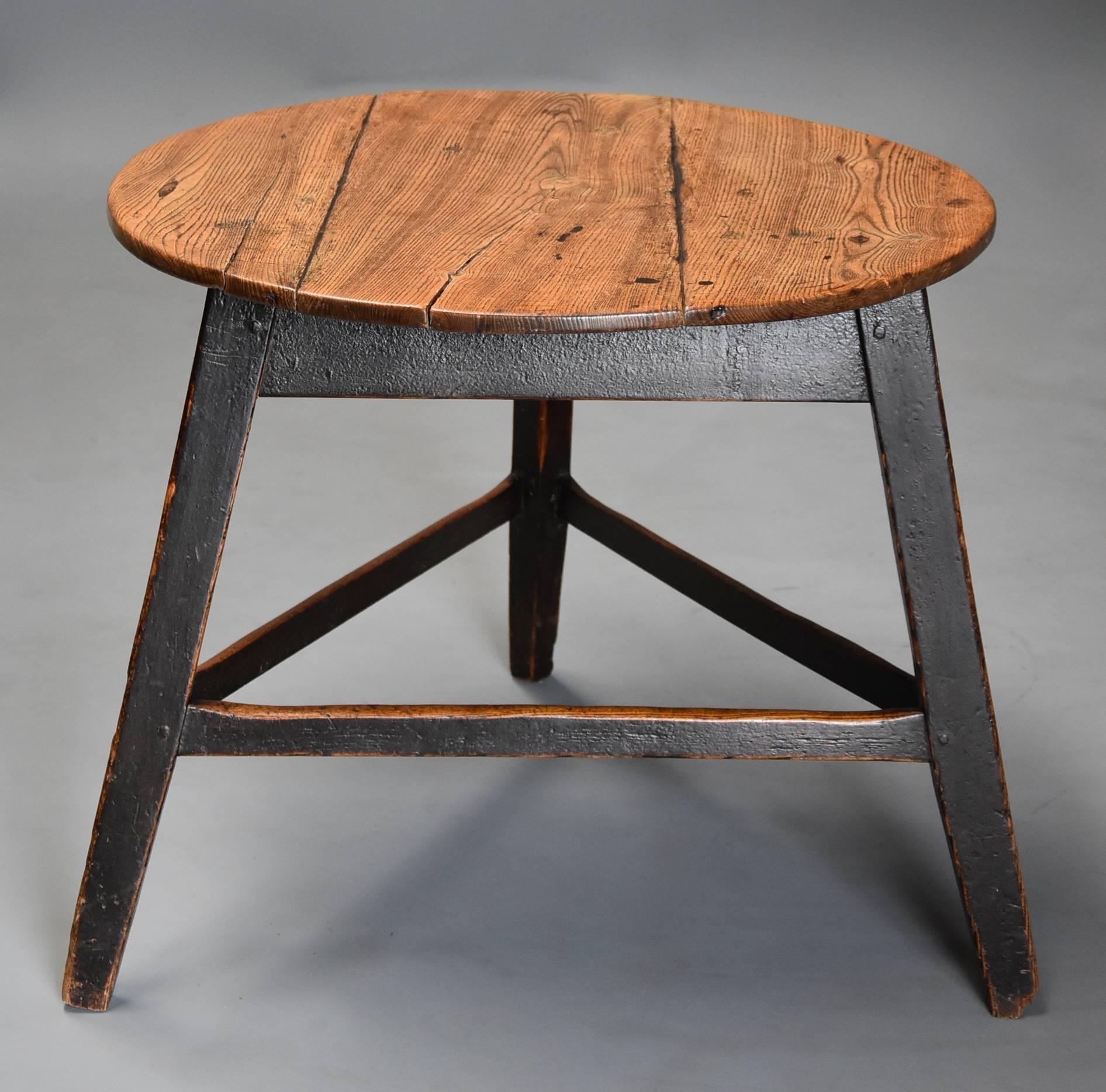 Mid-19th Century Ash Cricket Table with Original Painted Base In Good Condition In Suffolk, GB