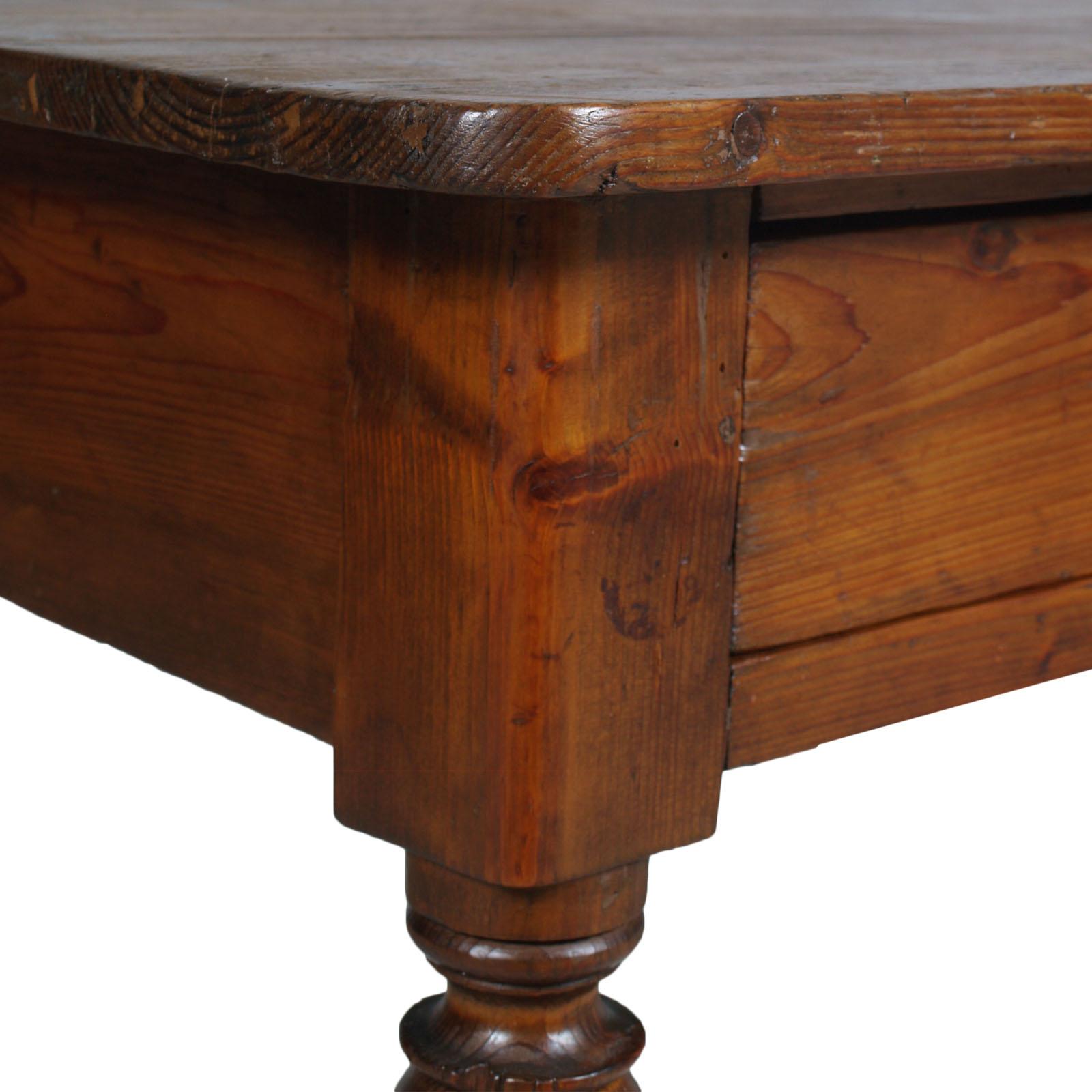 Mid-19th Century Austrian Country Tyrol Writing Table Desk, Solid Fir, Restored In Good Condition For Sale In Vigonza, Padua