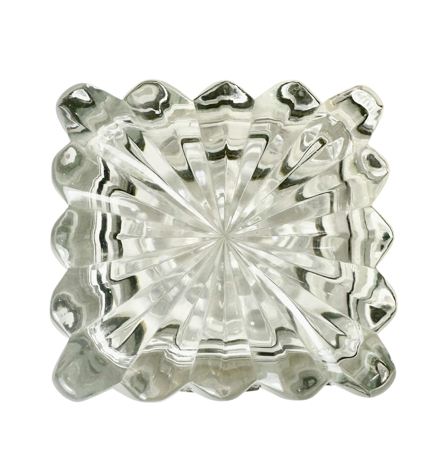 Scatola di cristallo Baccarat della metà del XIX secolo con montature in bronzo in vendita 1