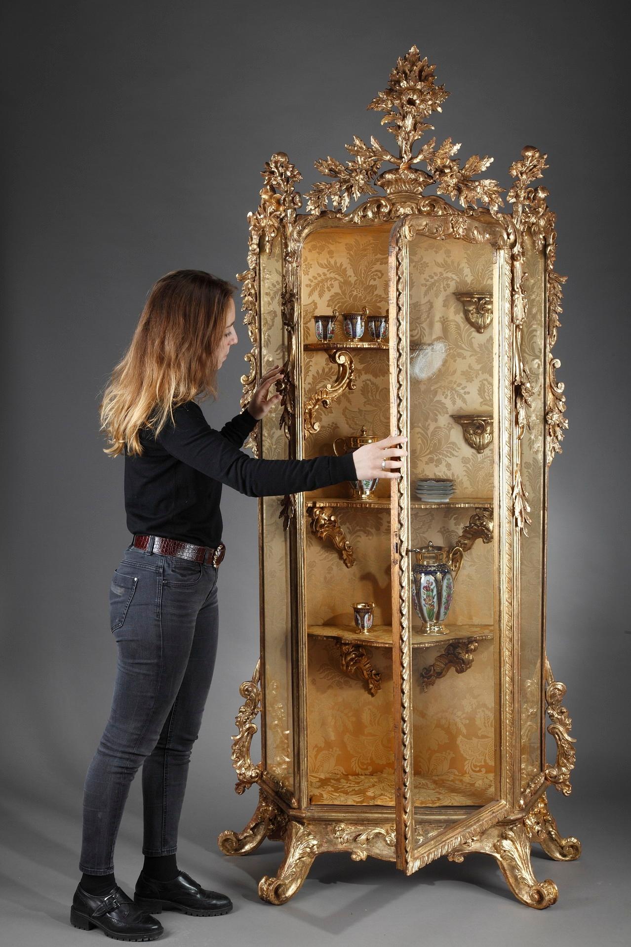 French Mid-19th Century Baroque-Style Italian Giltwood Vitrine