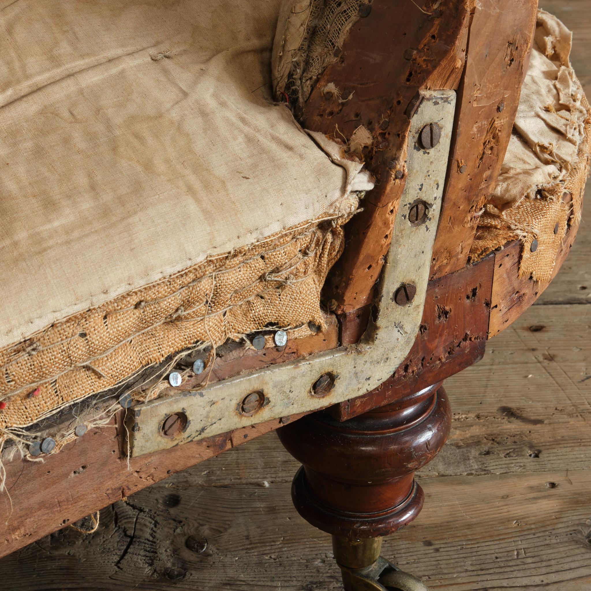 Mid 19th Century Barrel Back Daybed For Sale 5