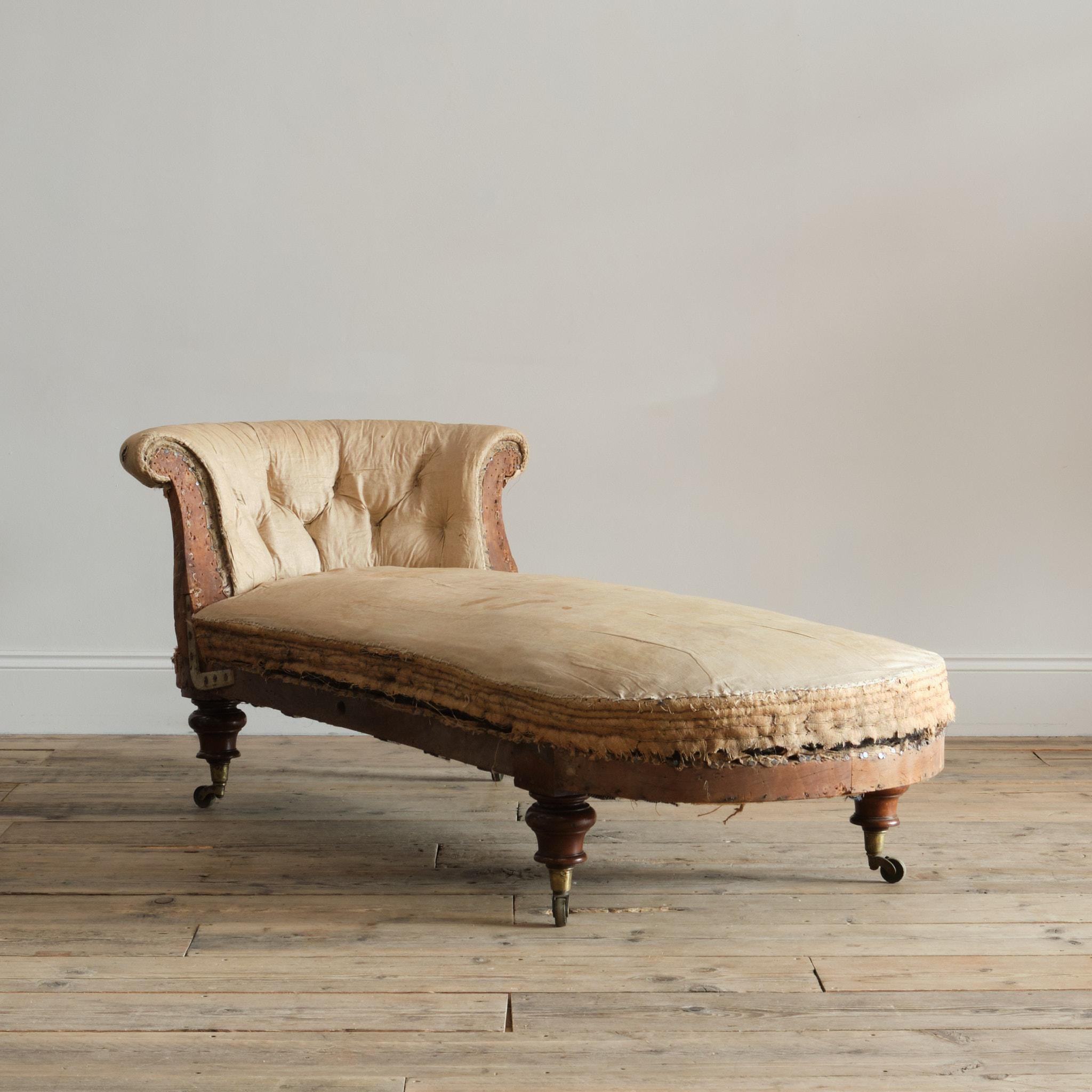 Mid 19th Century Barrel Back Daybed In Fair Condition For Sale In Batley, GB