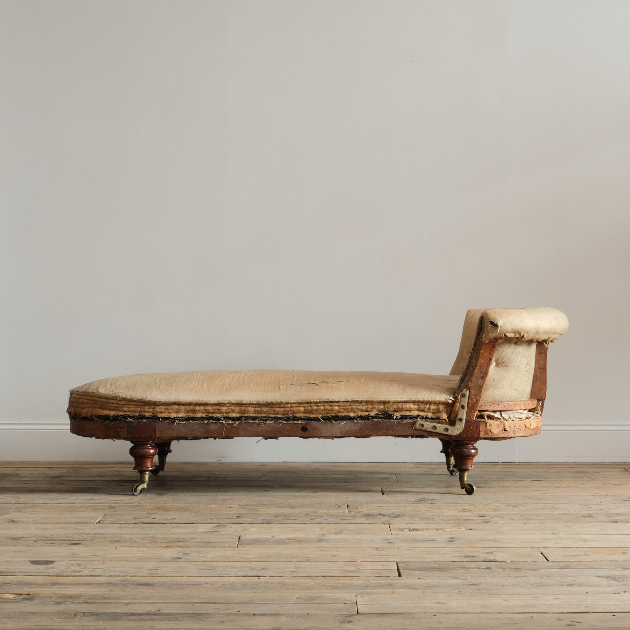 Mid 19th Century Barrel Back Daybed For Sale 1