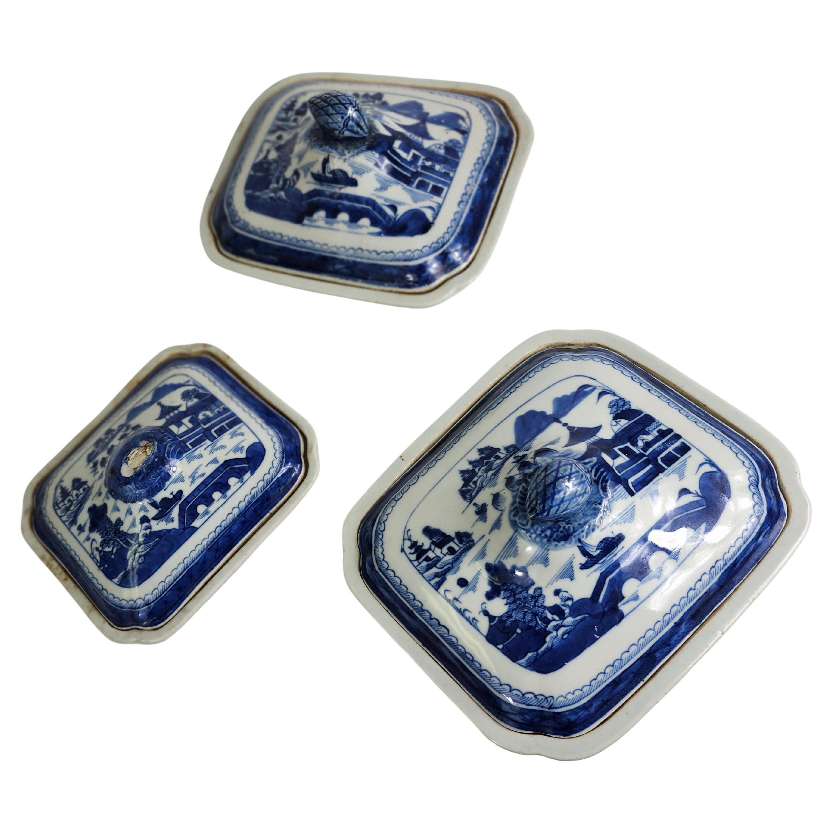 Mid 19th Century Blue 
White Canton Ware Serving Covered Bowls Set of Three For Sale