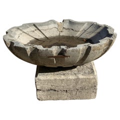 Lavandino a conchiglia in pietra blu della metà del XIX secolo