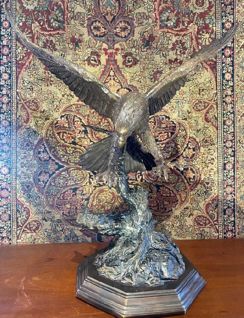 Mid-19th century bronze eagle sculpture by Jules Moigniez
Moigniez was well known during the 19th century for his sculptures depicting birds, racehorses and hunt scenes. France, circa 1860.
Measures: 32