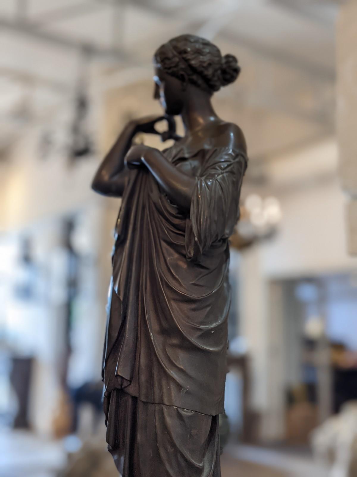 Français Sculpture en bronze du milieu du XIXe siècle de Ferdinand Barbedienne de France en vente