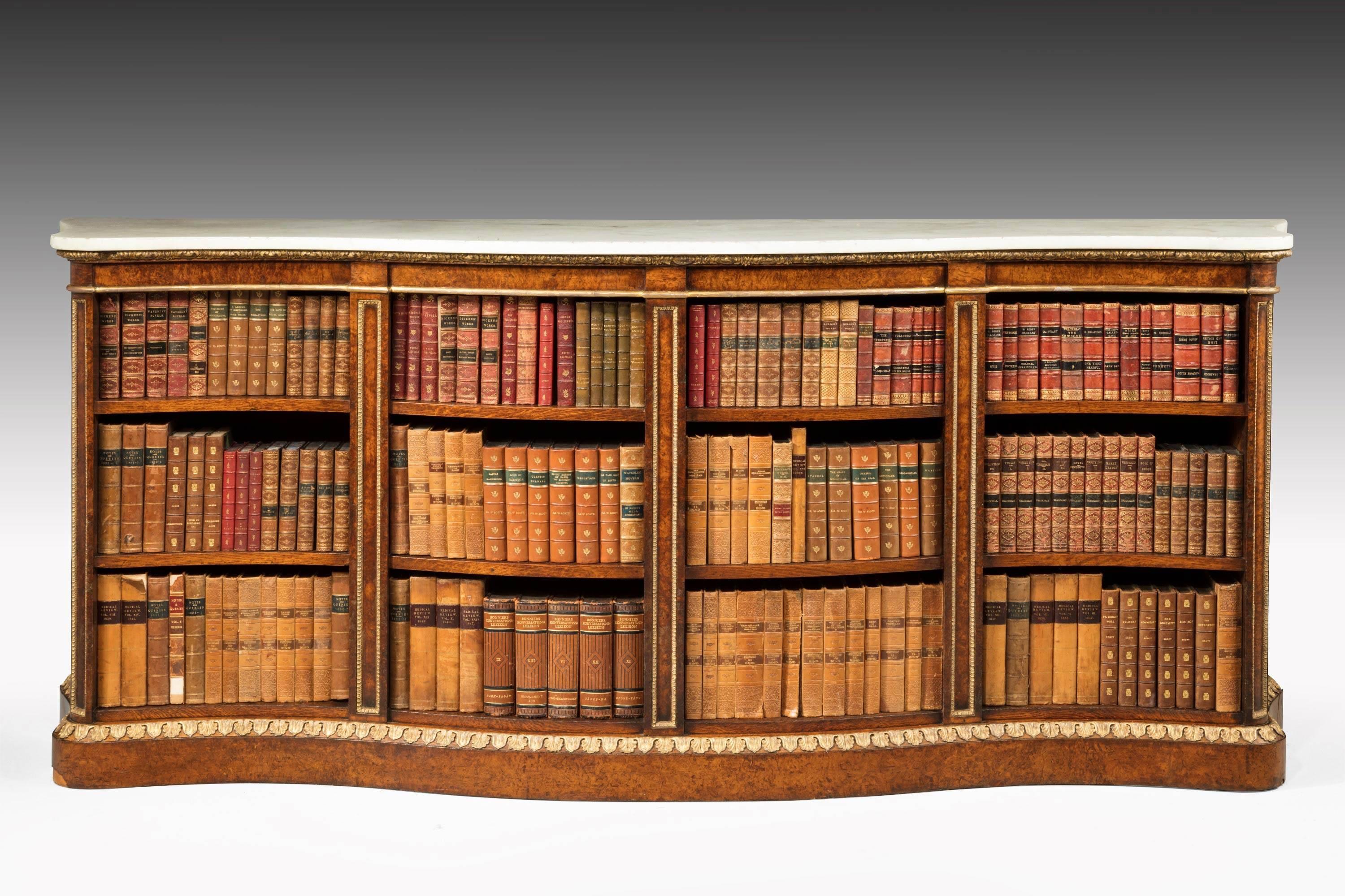 Mid-19th Century Burr Oak Open Bookcase of Serpentine Form In Good Condition In Peterborough, Northamptonshire
