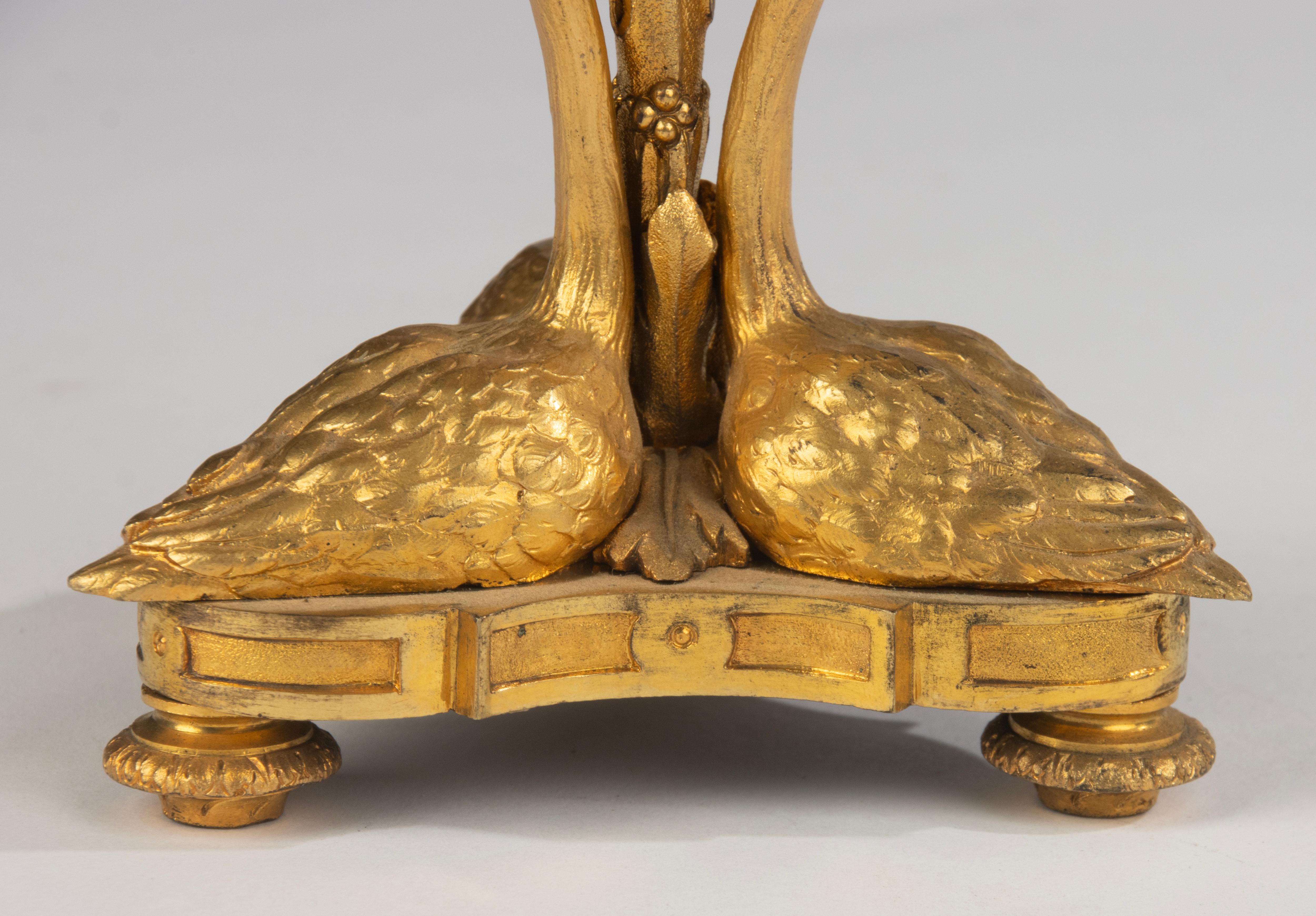 Candelero Mediados Siglo XIX - Cisnes - Ormolu Bronce Dorado en venta 2