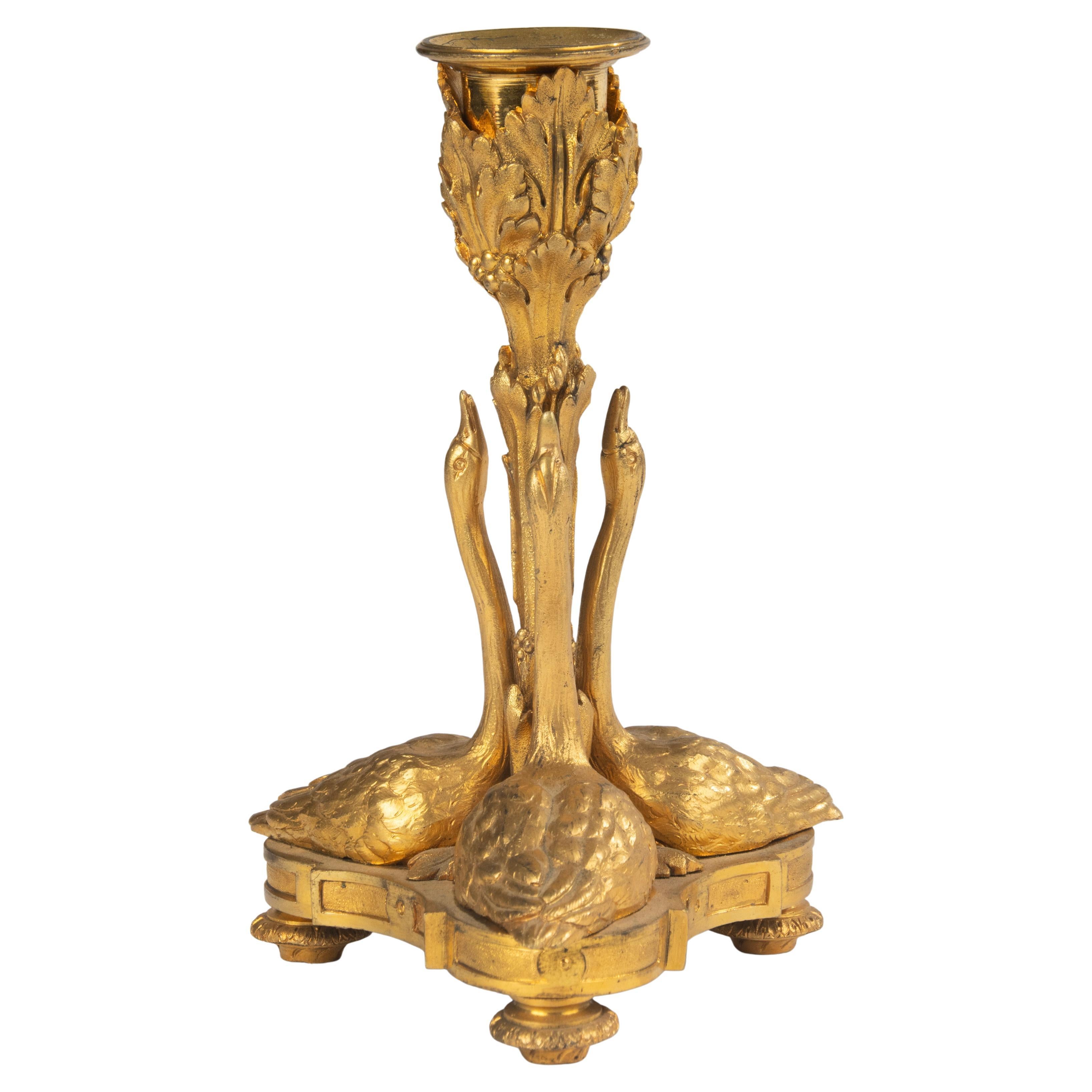 Candelero Mediados Siglo XIX - Cisnes - Ormolu Bronce Dorado en venta