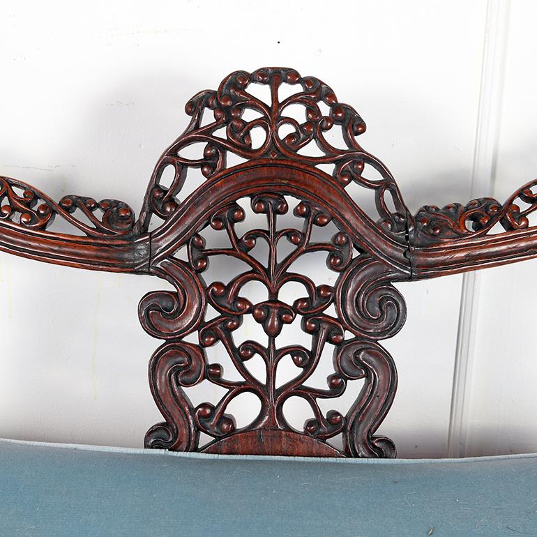 Mid 19th Century Carved Anglo Indian Settee For Sale 2
