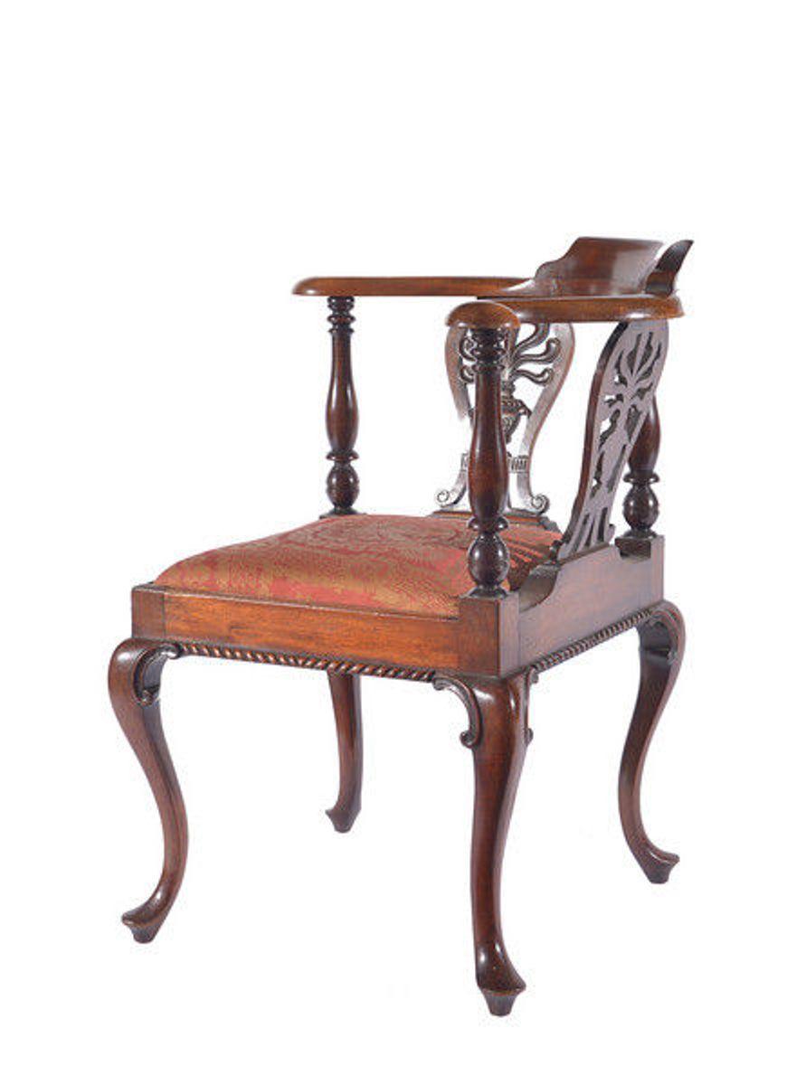 Victorian Mid-19th Century Carved Mahogany Corner Chair For Sale