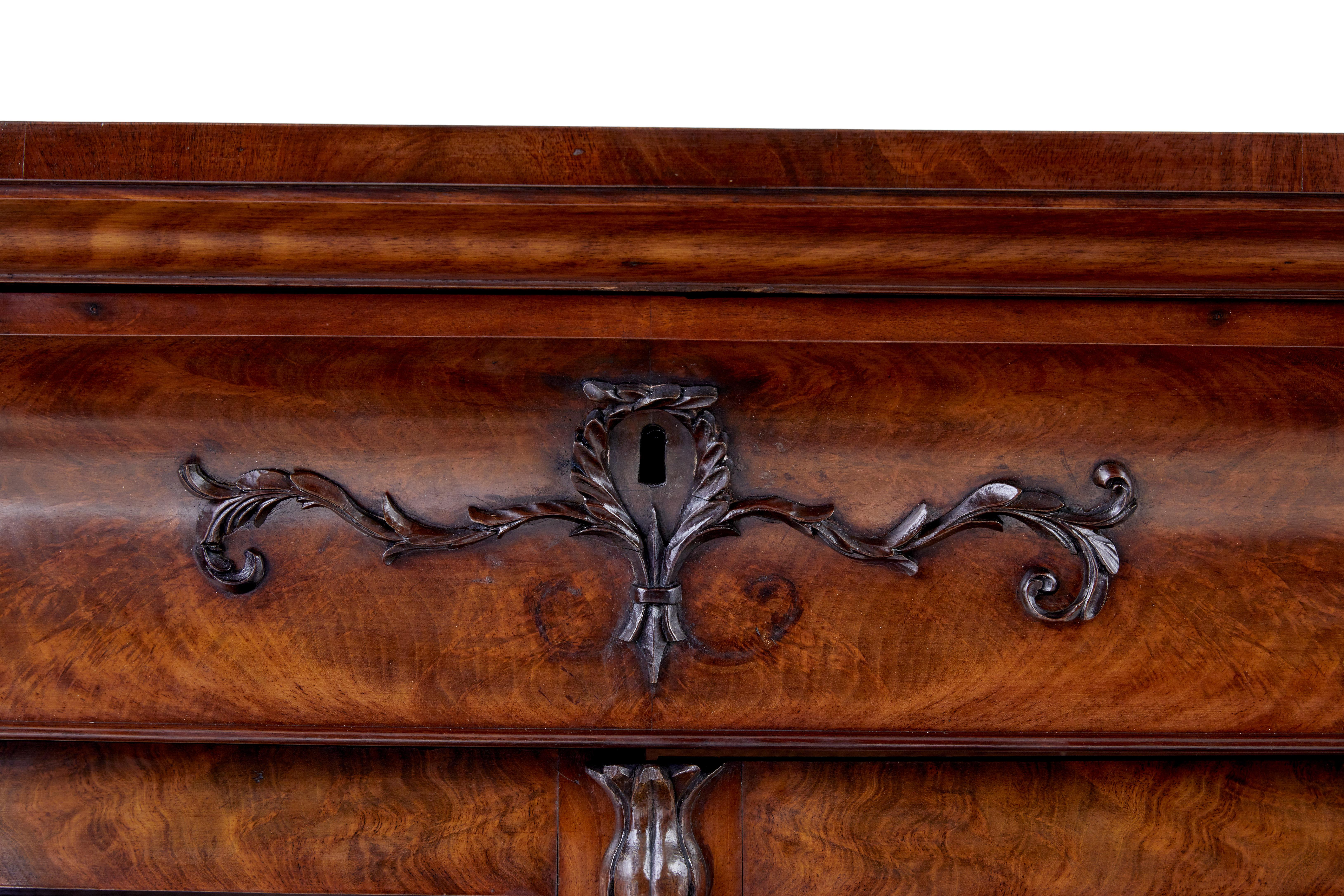 Mid 19th century carved mahogany Danish bookcase For Sale 4