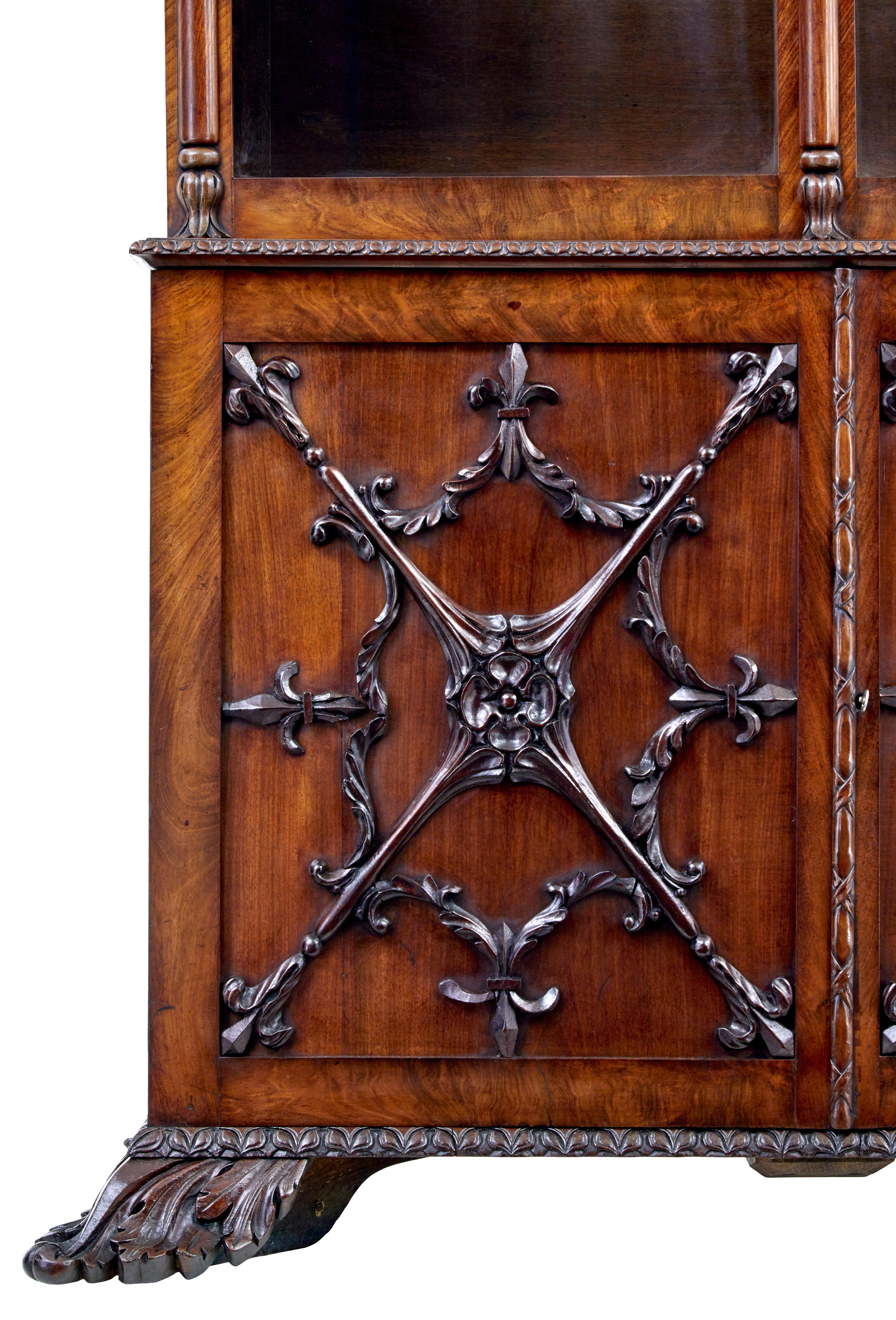Verre Bibliothèque danoise en acajou sculpté du milieu du 19e siècle en vente