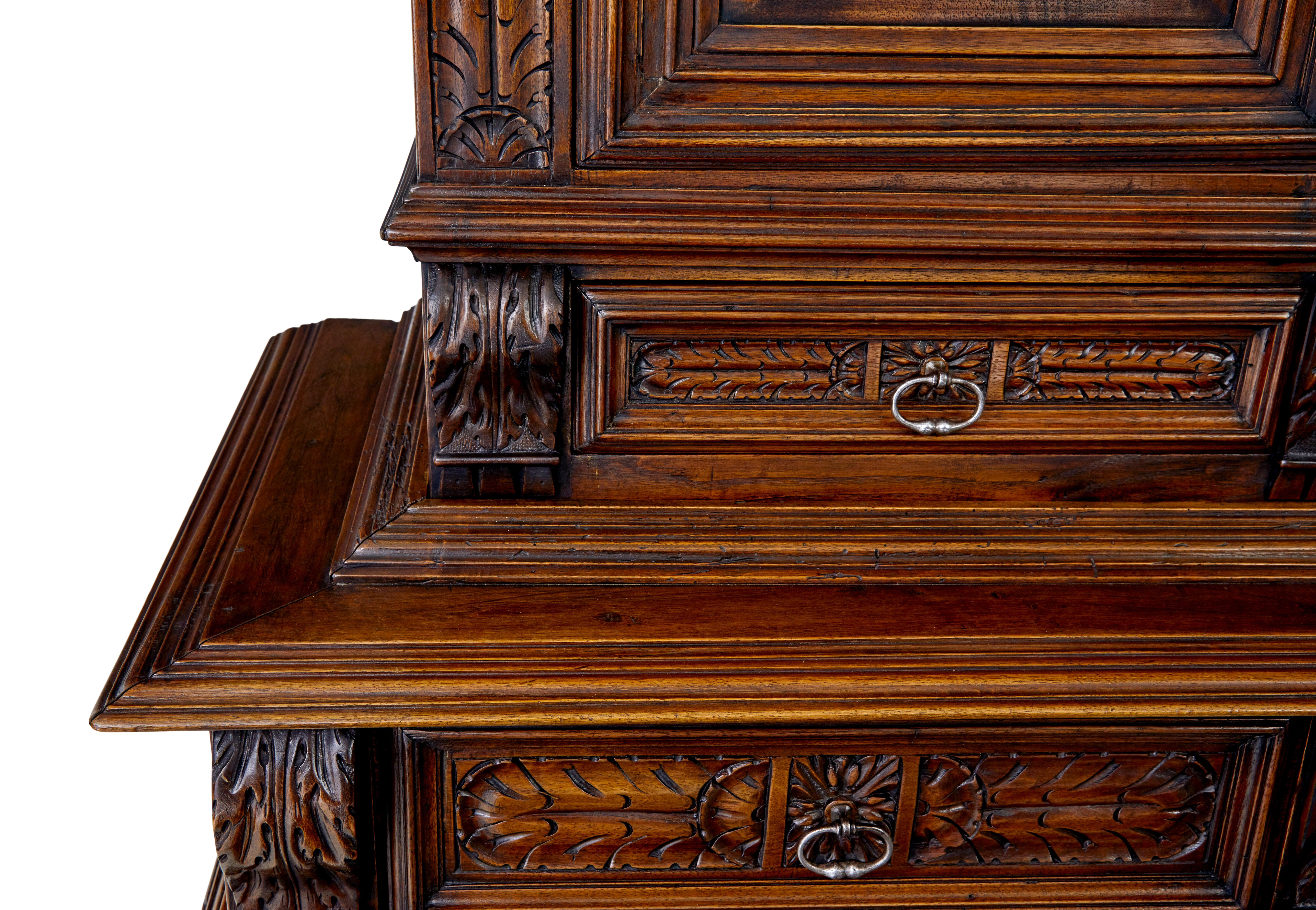 Mid 19th century carved walnut Italian cabinet For Sale 1