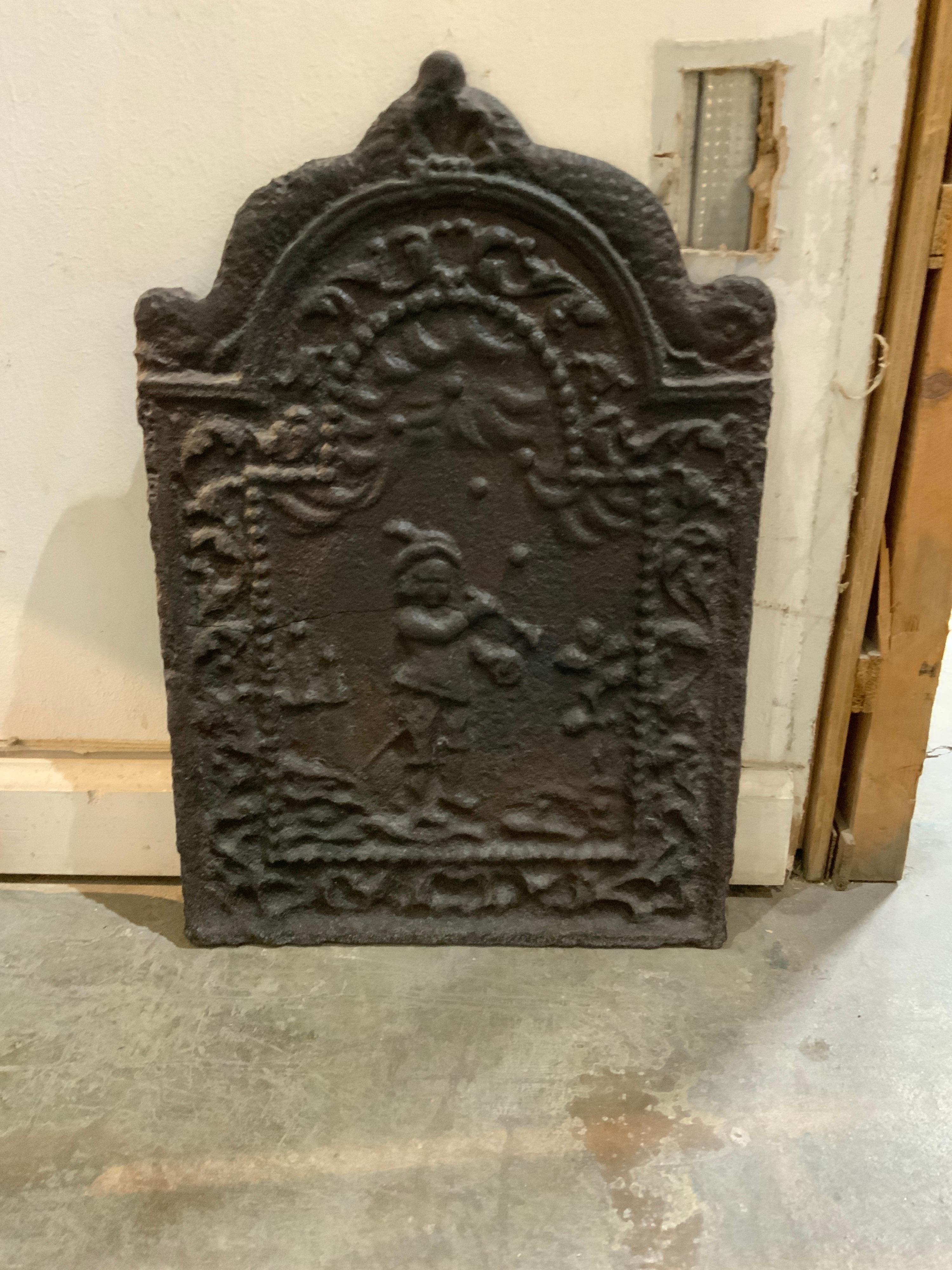 Mid-19th Century Cast Iron Fireback from France For Sale 2
