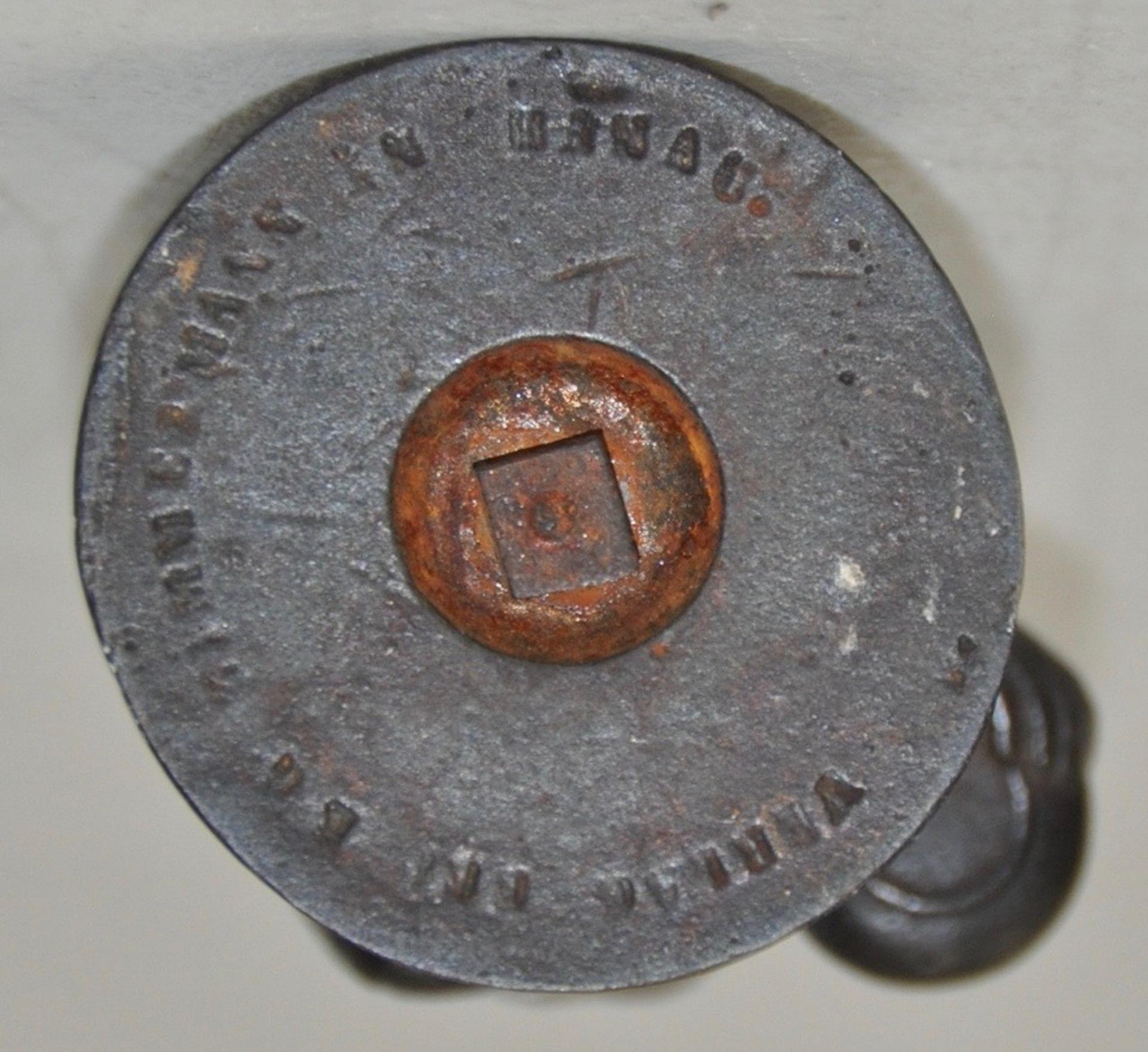 Mitte des 19. Jahrhunderts Gusseisen Streichholzhalter von Zimmerman aus Hanau Deutschland um 1850 im Angebot 1