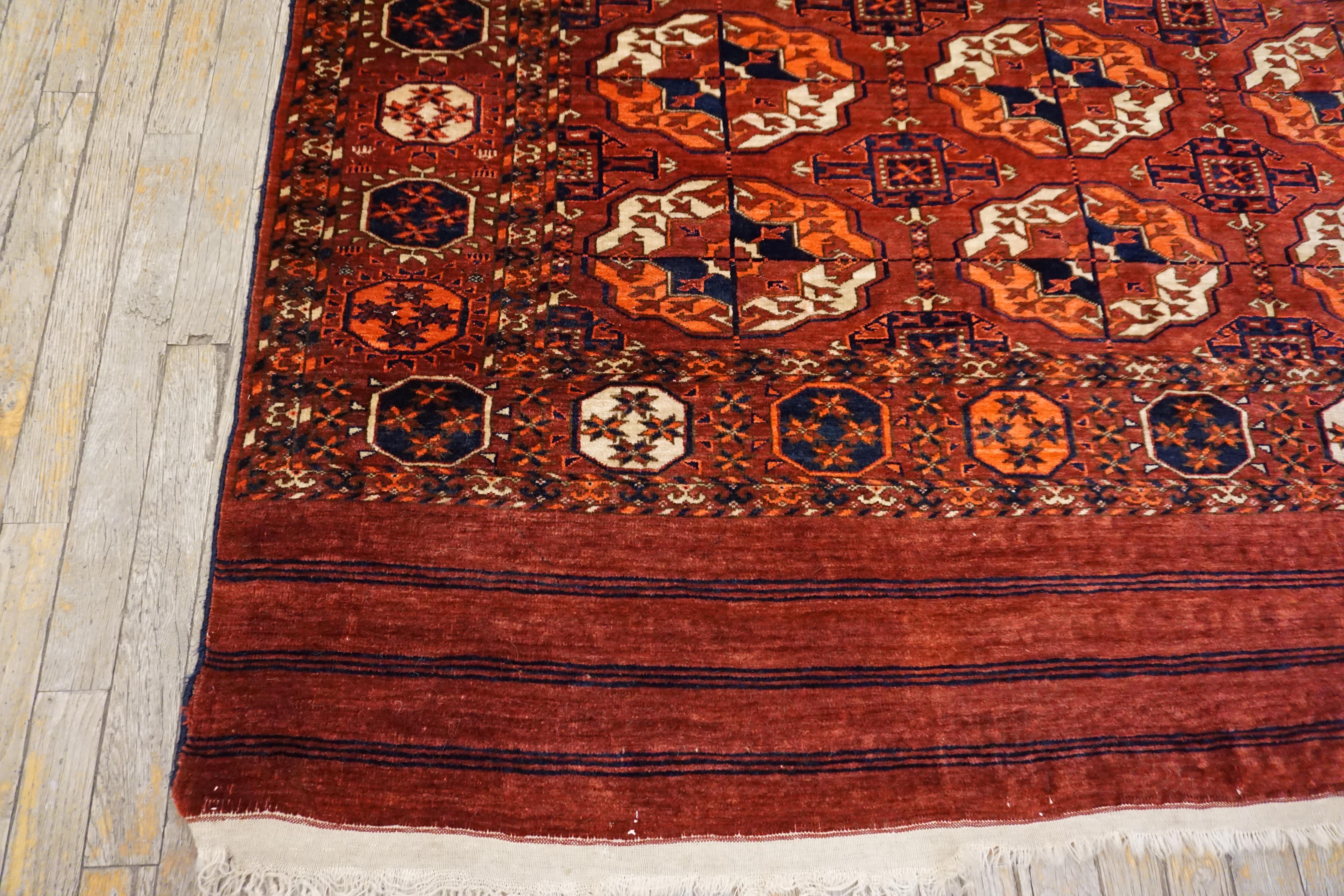 Tappeto Tekke Turkmen dell'Asia centrale della metà del XIX secolo (6'9'' x 10'3'' - 206 x 312) In condizioni buone in vendita a New York, NY