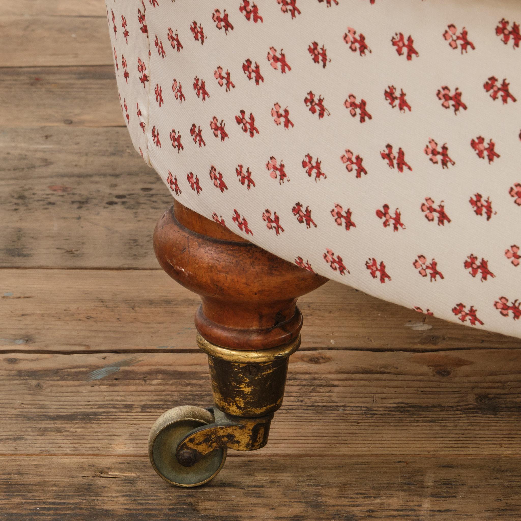 Mid 19th Century Chaise Longue in Titley & Marr Printed Cotton For Sale 9