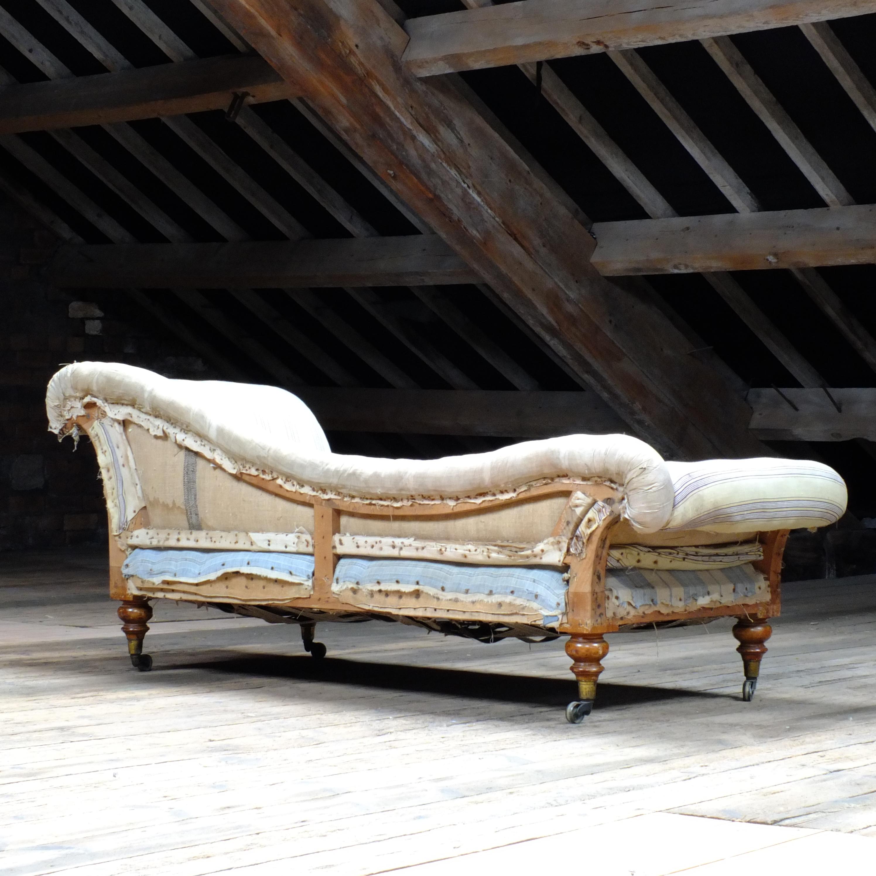 Victorian Antique 19th century sofa Chaise Lounge by C Hindley & Sons London C1860