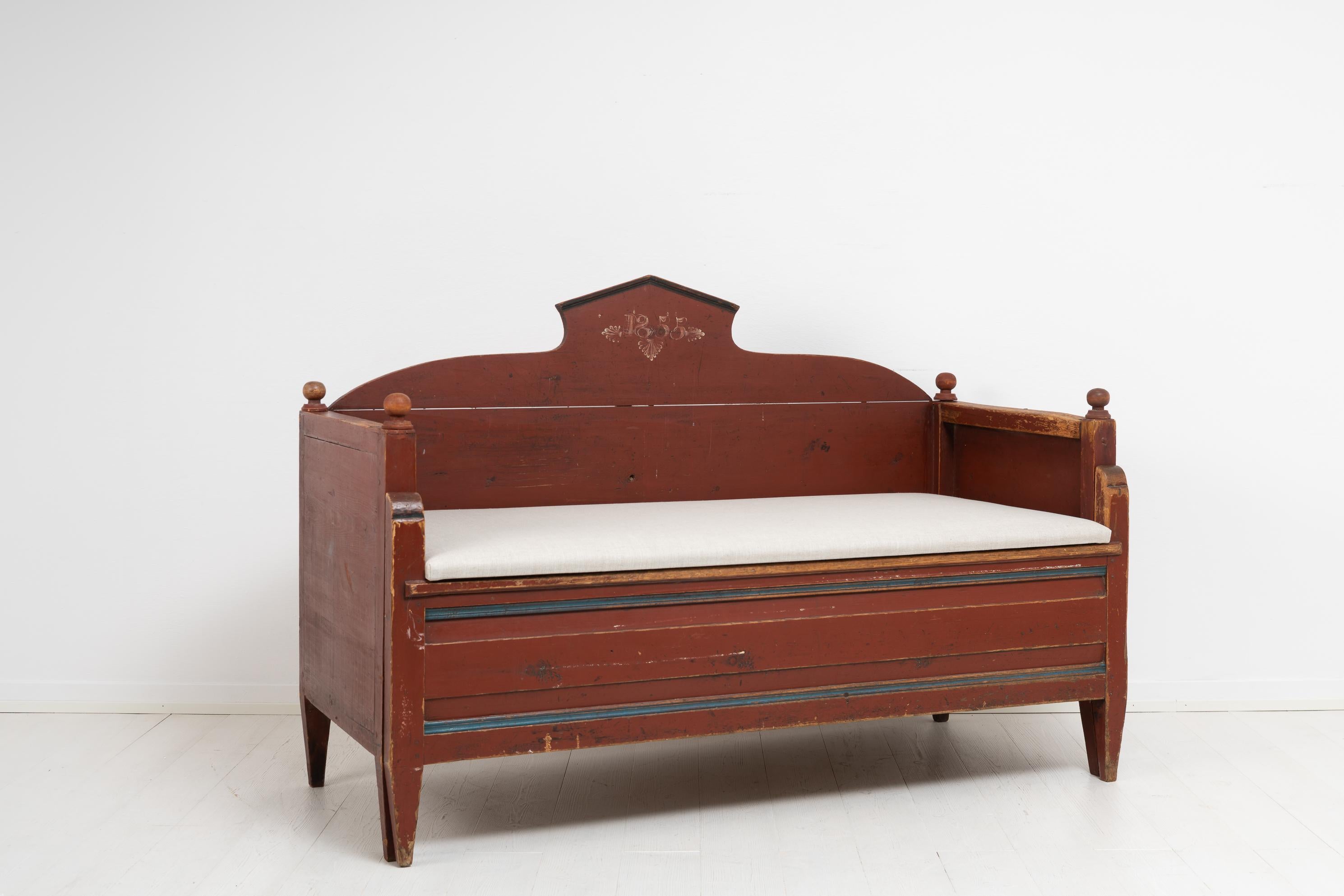 Mid 19th Century Charming Swedish Painted Folk Art Sofa or Bench In Good Condition In Kramfors, SE