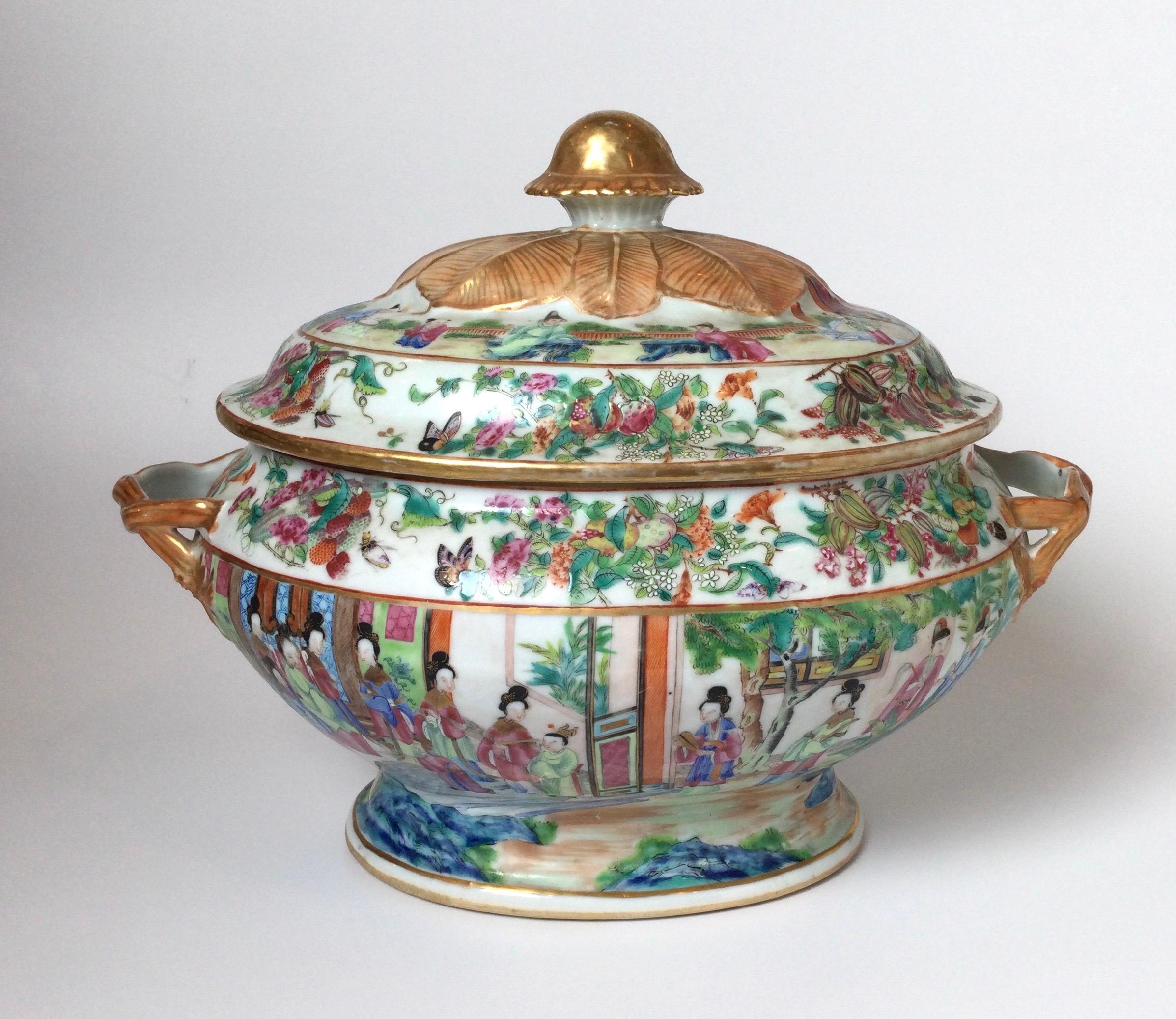 Mid-19th Century Mid 19th Century Chines Export Large Pedestal Tureen