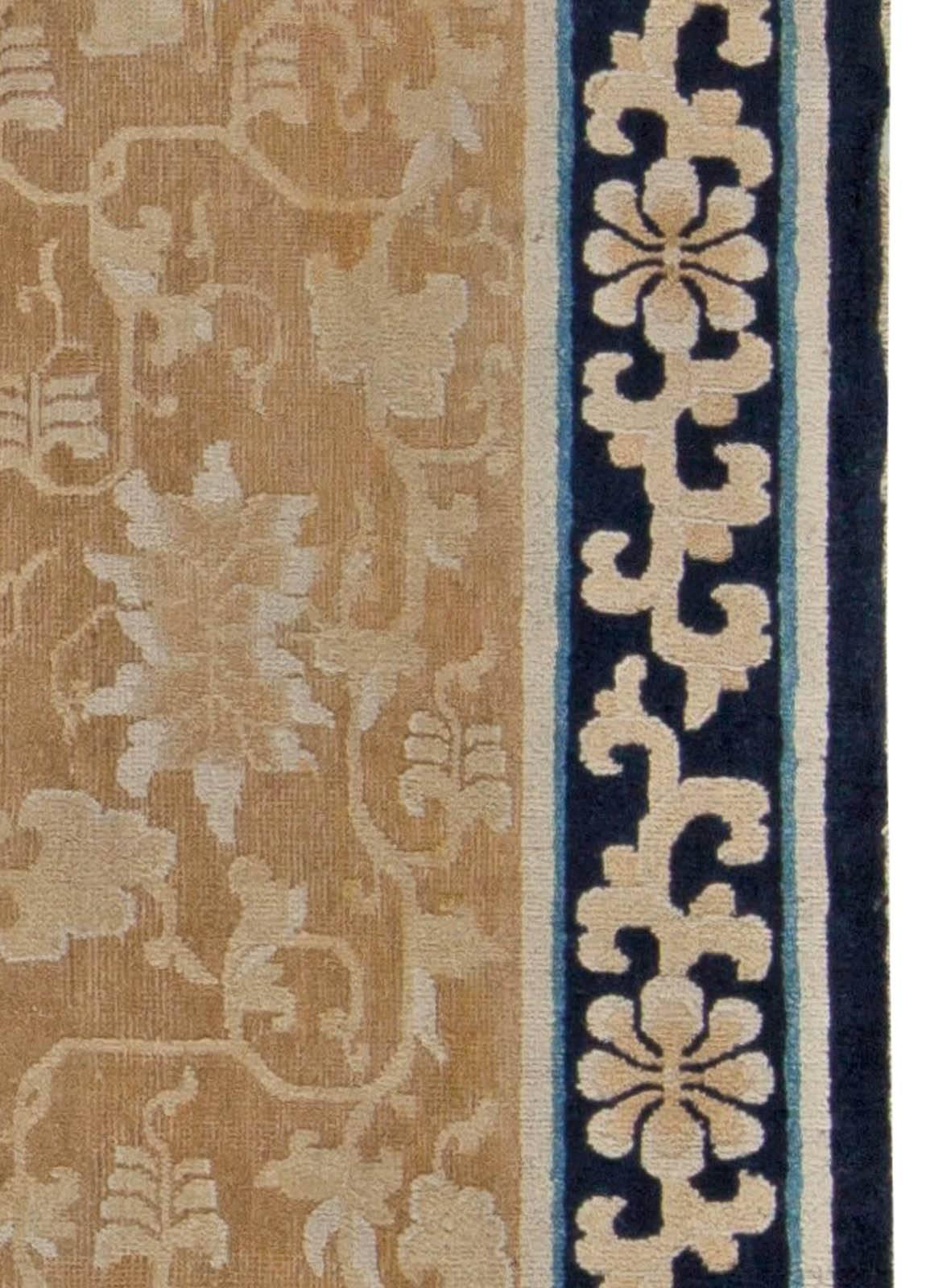19th Century Chinese Beige Navy Handmade Wool Rug For Sale 1