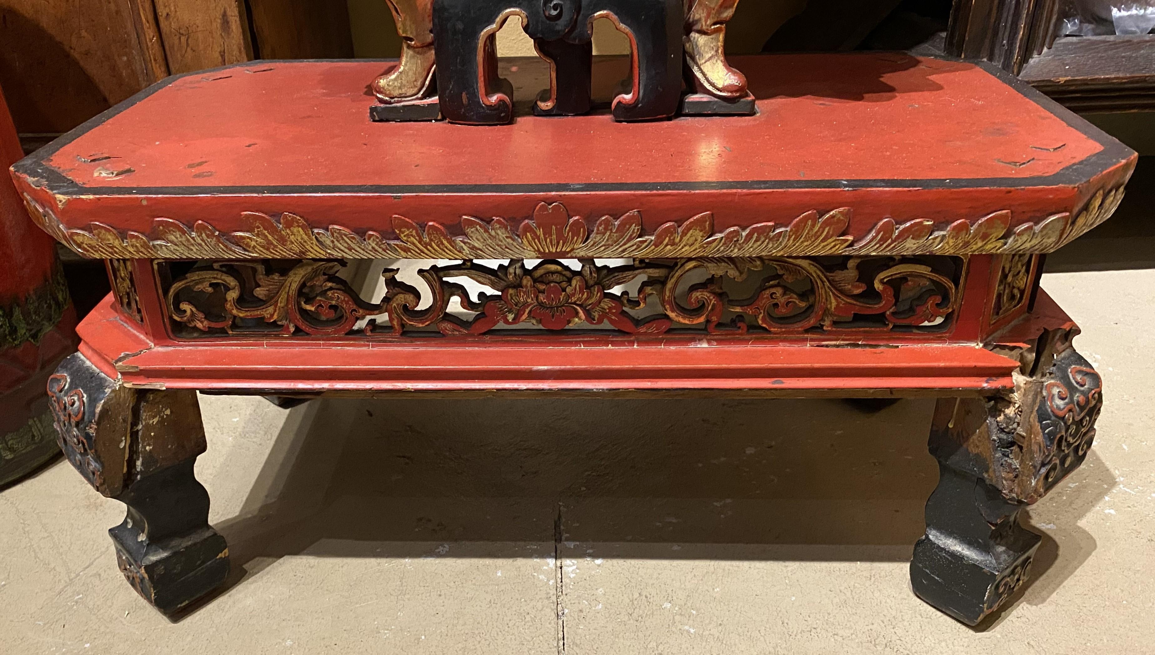Mid 19th Century Chinese Carved Red Gilt Lacquered Round Floor Mirror on Stand 2