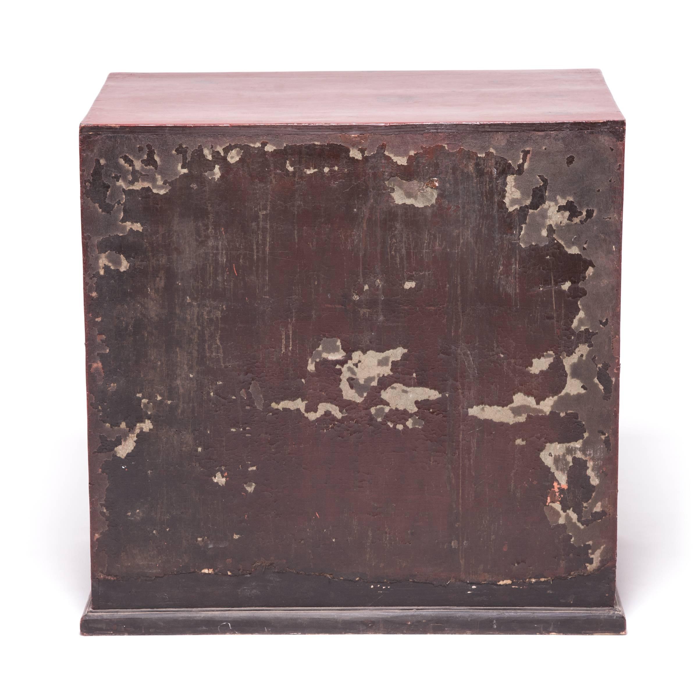 Mid-19th Century Chinese Cinnabar Book Chest In Good Condition In Chicago, IL