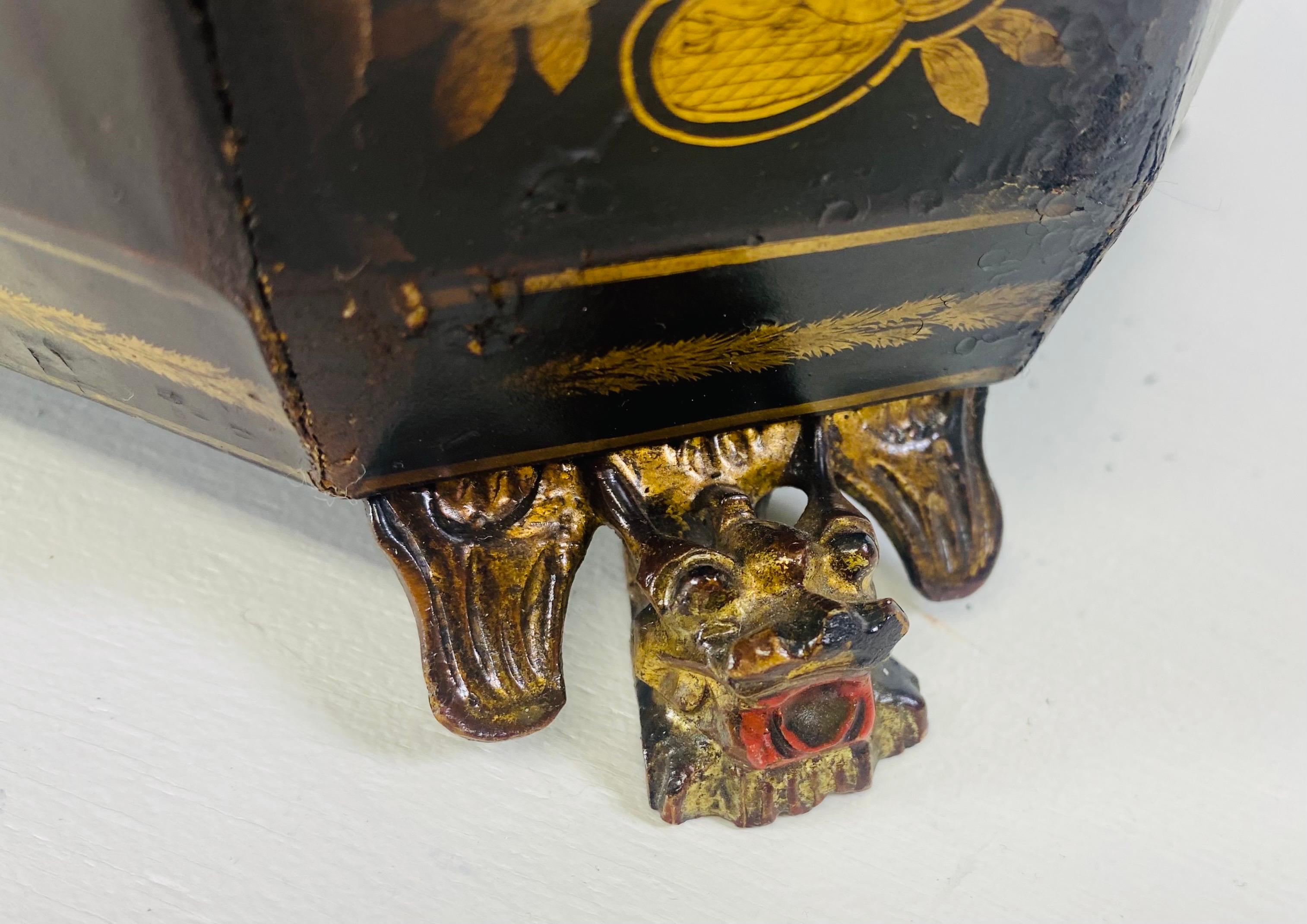 Mid 19th century Chinese export hand painted tea caddy For Sale 4
