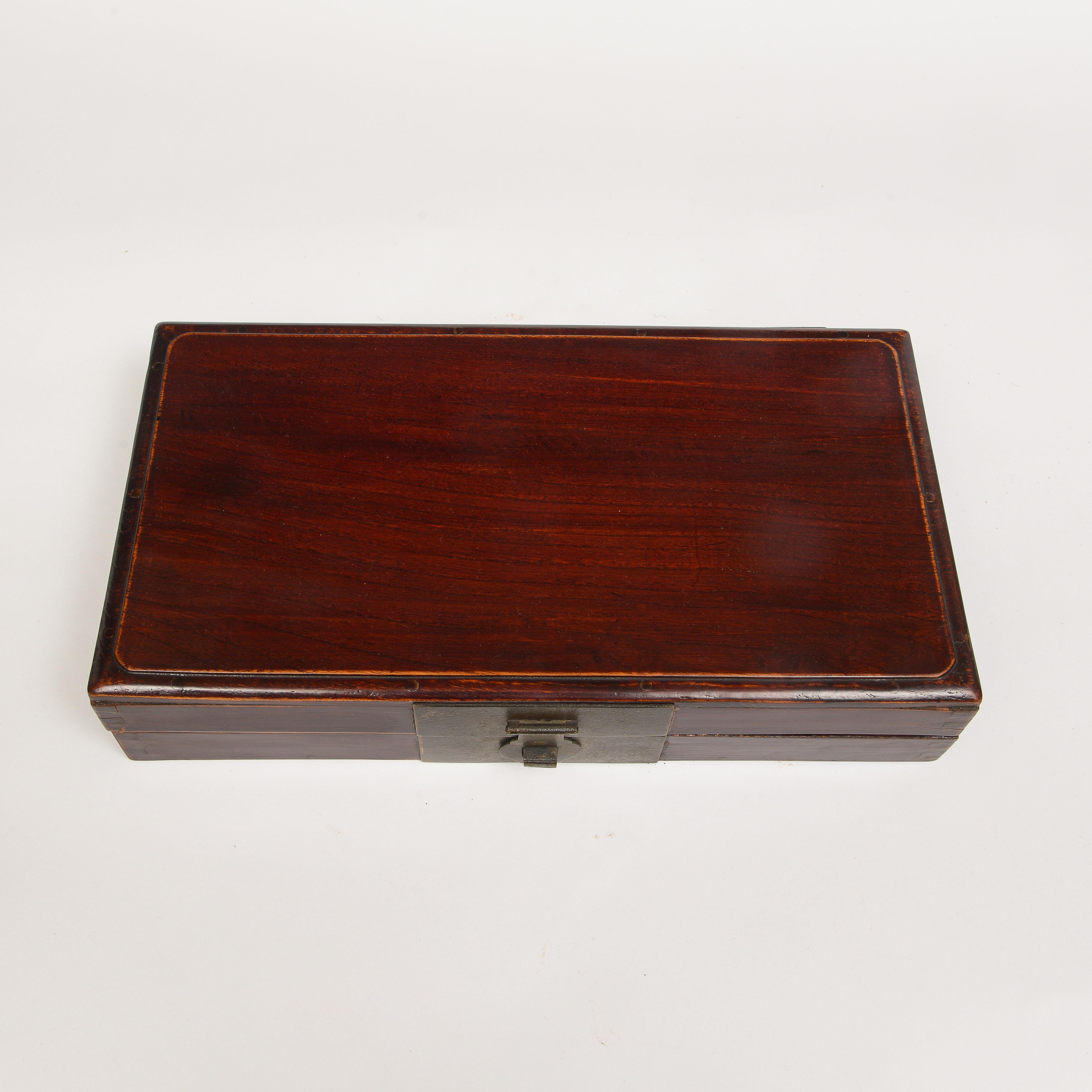 Mid 19th Century Chinese Flat Box In Good Condition For Sale In Brooklyn, NY