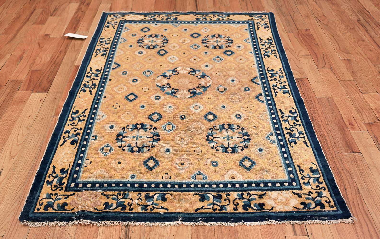Mid-19th Century Chinese Ningxia Rug. Size: 4 ft x 6 ft (1.22 m x 1.83 m) For Sale 3
