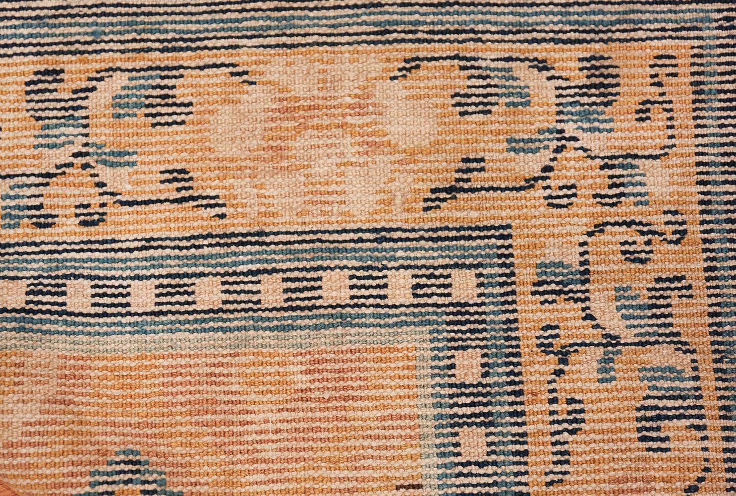 square throw rugs