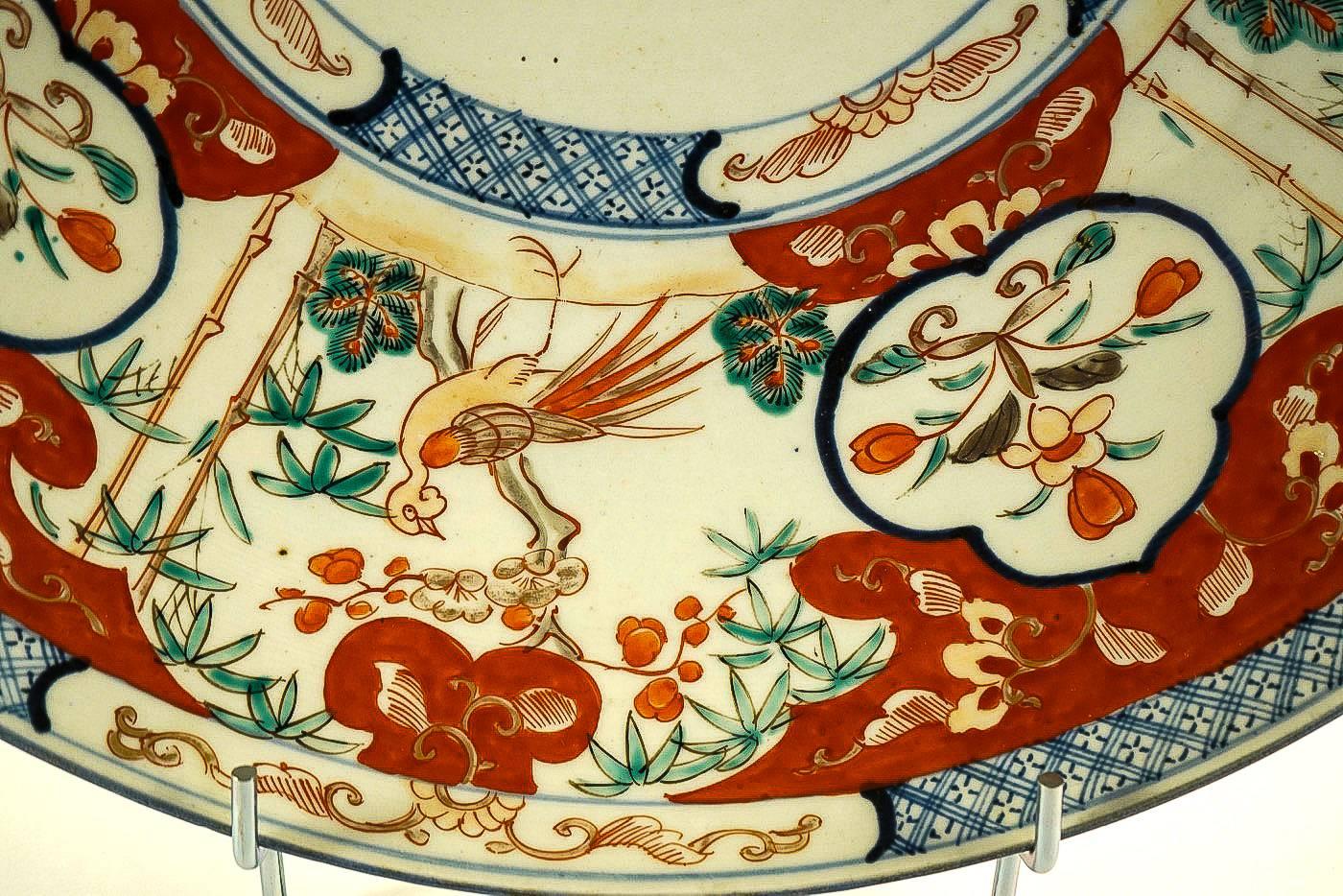 Mid-19th Century Chinese Polychrome Porcelain, Magnificent Round Dish circa 1850 For Sale 1
