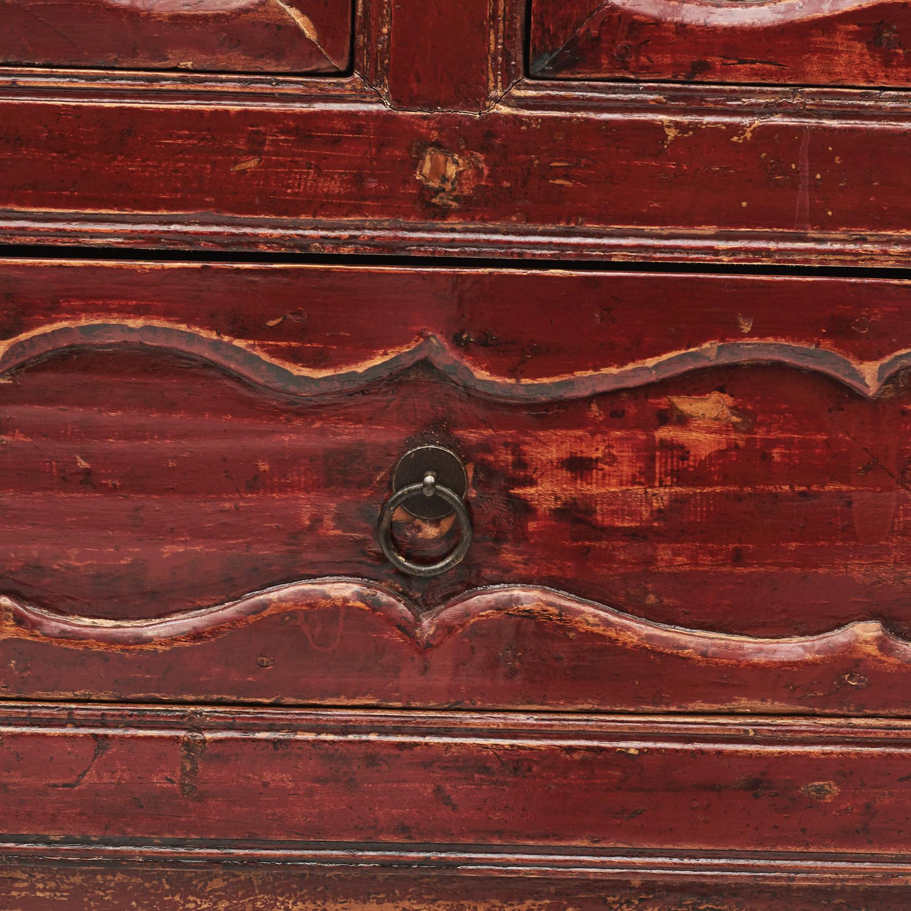 Mid-19th Century Chinese Red Lacquer Sideboard with 3 Drawers For Sale 5