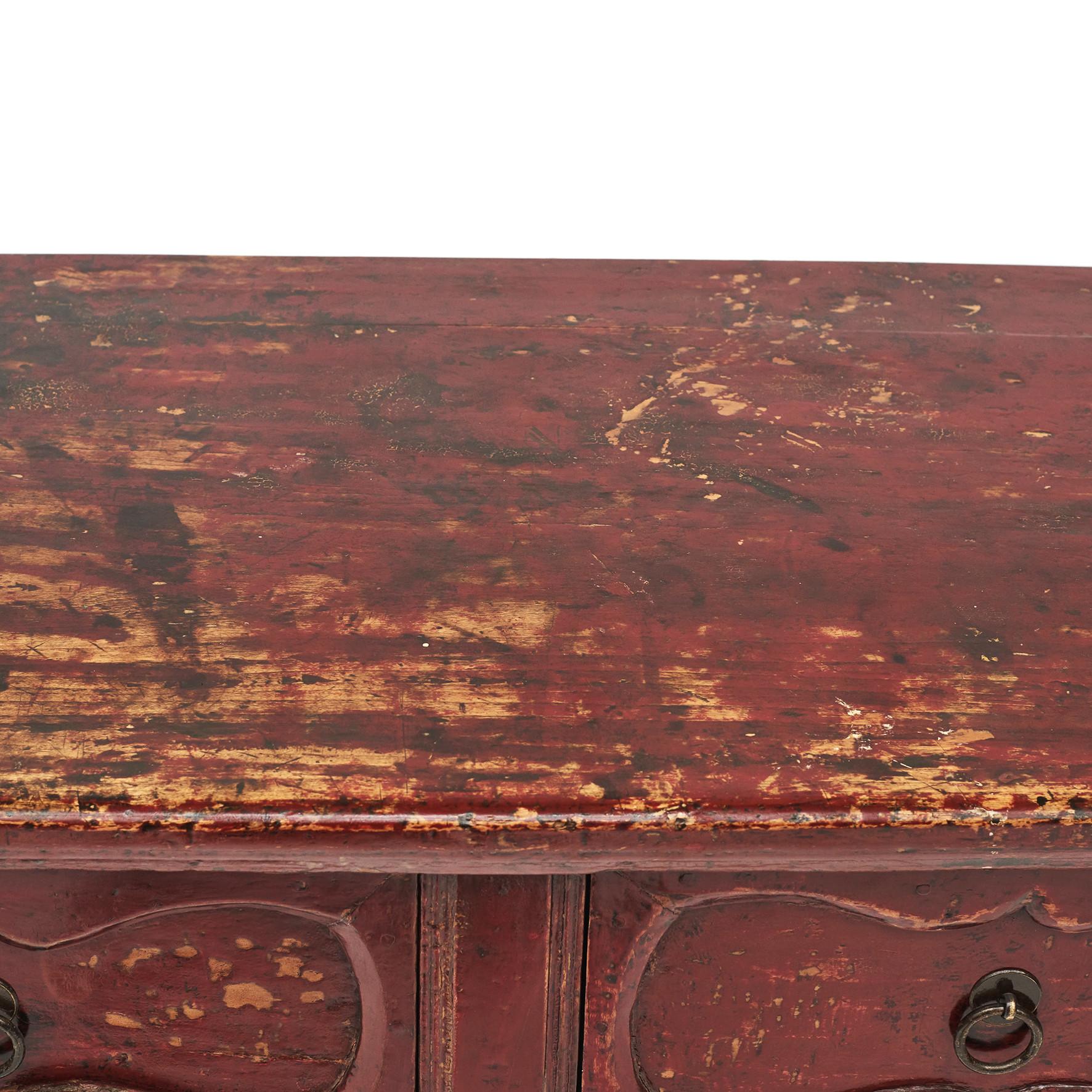 Mid-19th Century Chinese Red Lacquer Sideboard with 3 Drawers For Sale 2